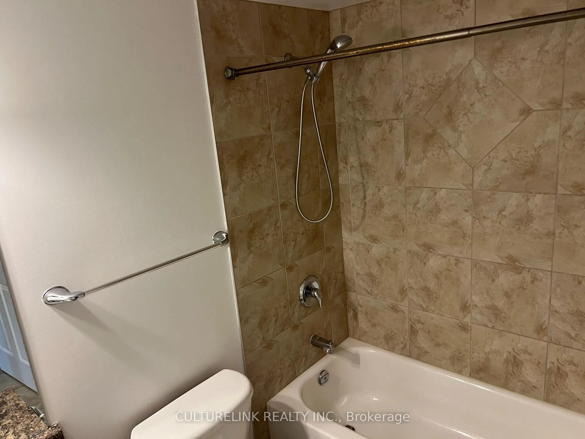 Photo 5 of Unit 306, 47 Caroline Street N, Hamilton, Central — HOMEH