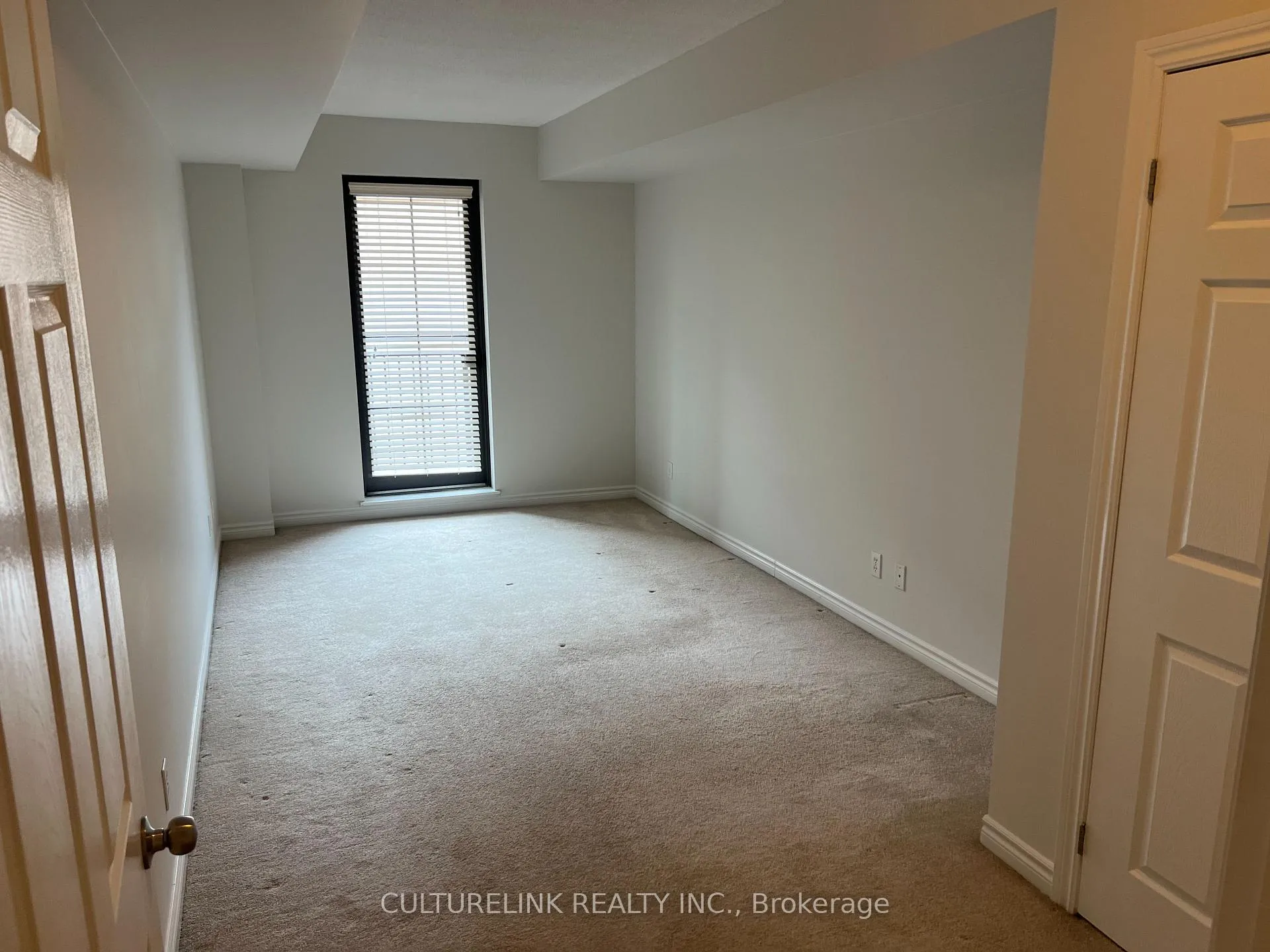 Photo 7 of Unit 306, 47 Caroline Street N, Hamilton, Central — HOMEH