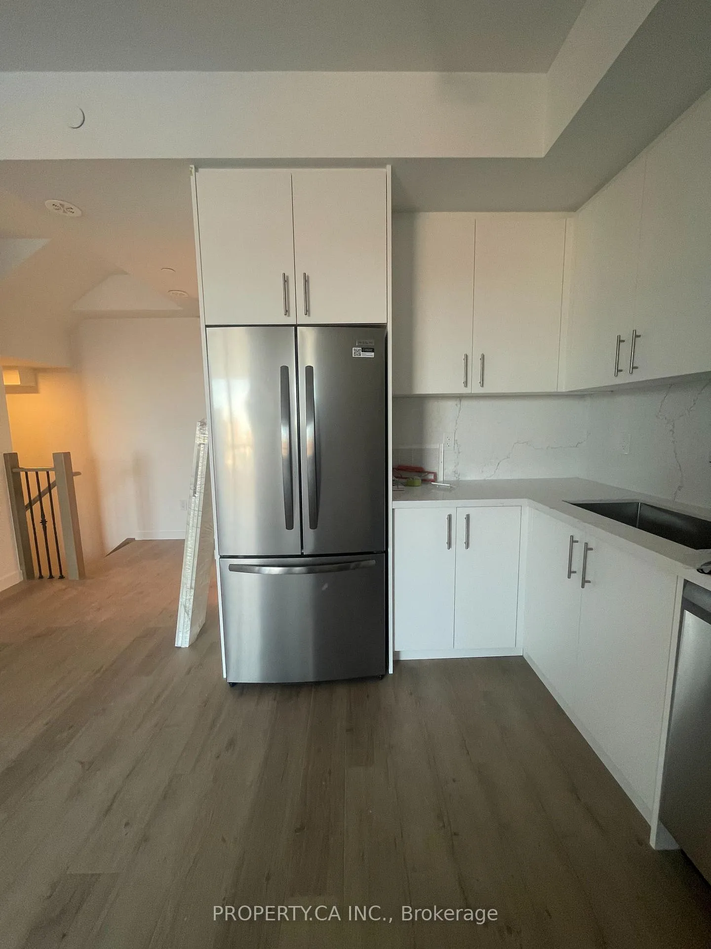 Photo 7 of Unit 8, 30 Markdale Lane, Markham, Middlefield — HOMEH