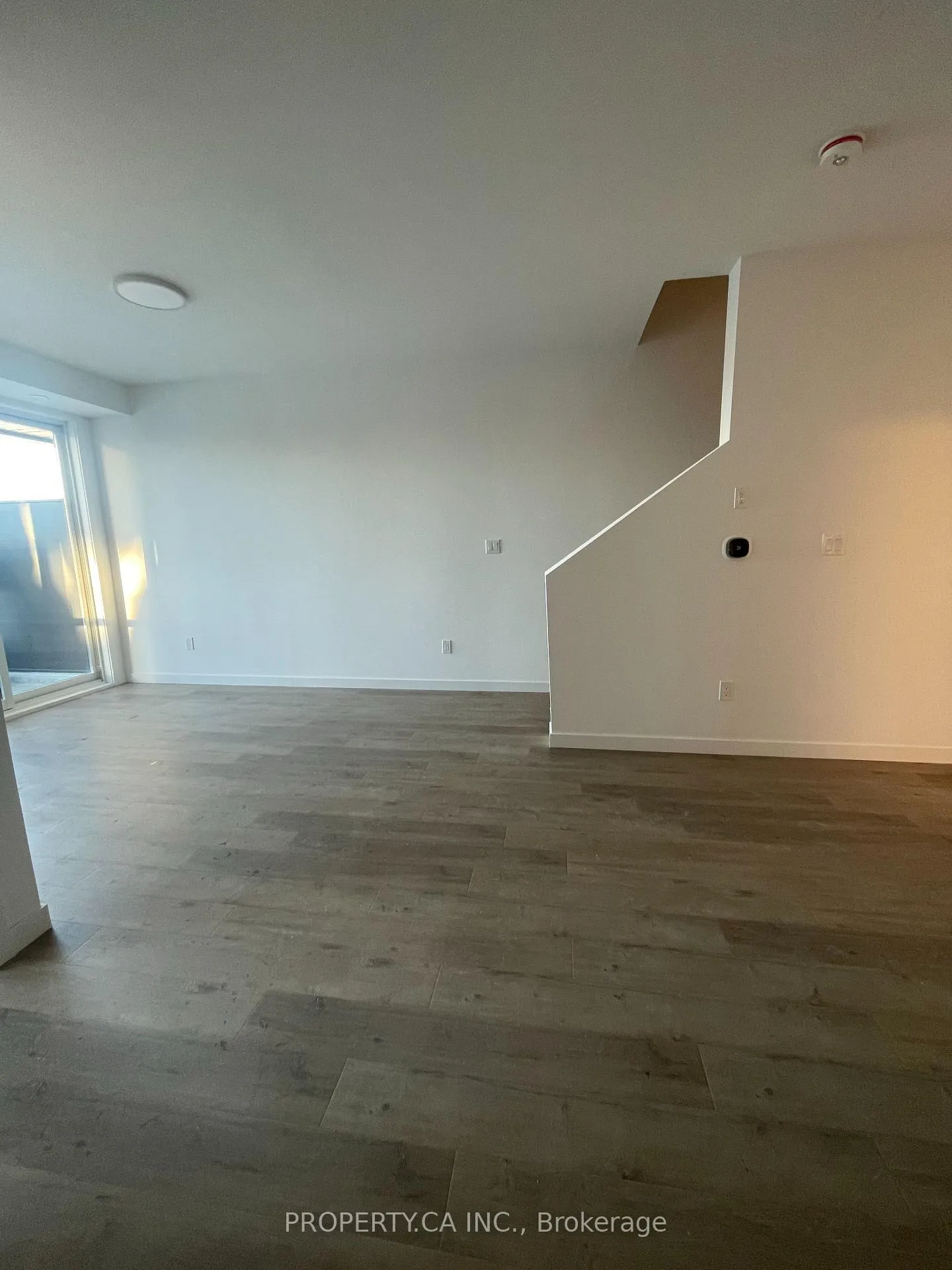 Photo 10 of Unit 8, 30 Markdale Lane, Markham, Middlefield — HOMEH