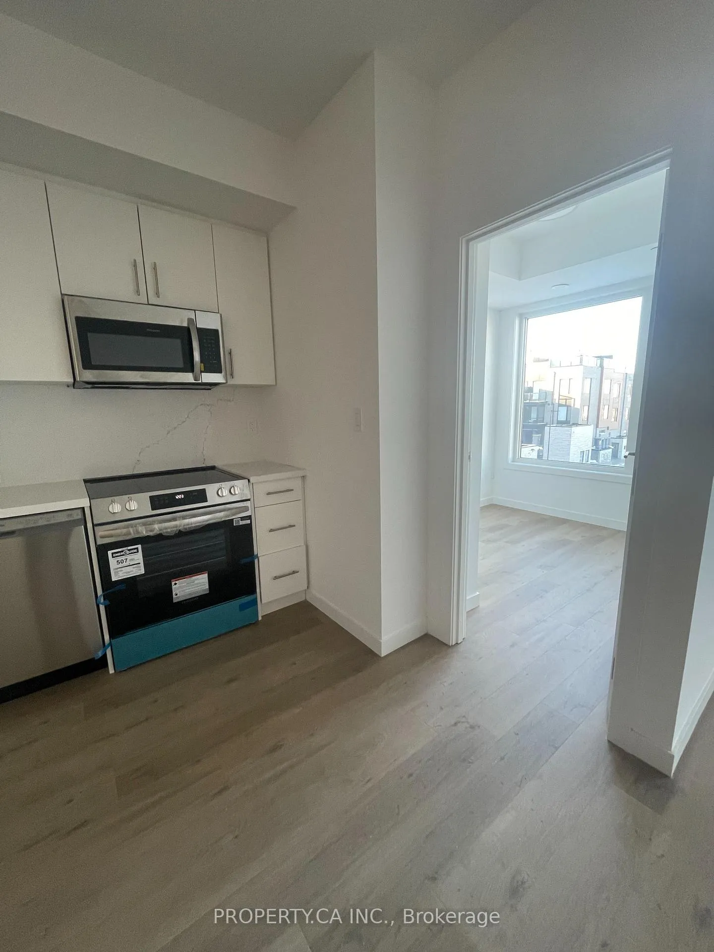 Photo 12 of Unit 8, 30 Markdale Lane, Markham, Middlefield — HOMEH