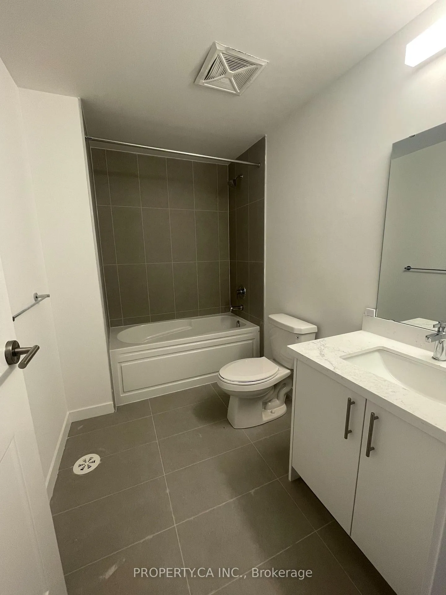 Photo 20 of Unit 8, 30 Markdale Lane, Markham, Middlefield — HOMEH
