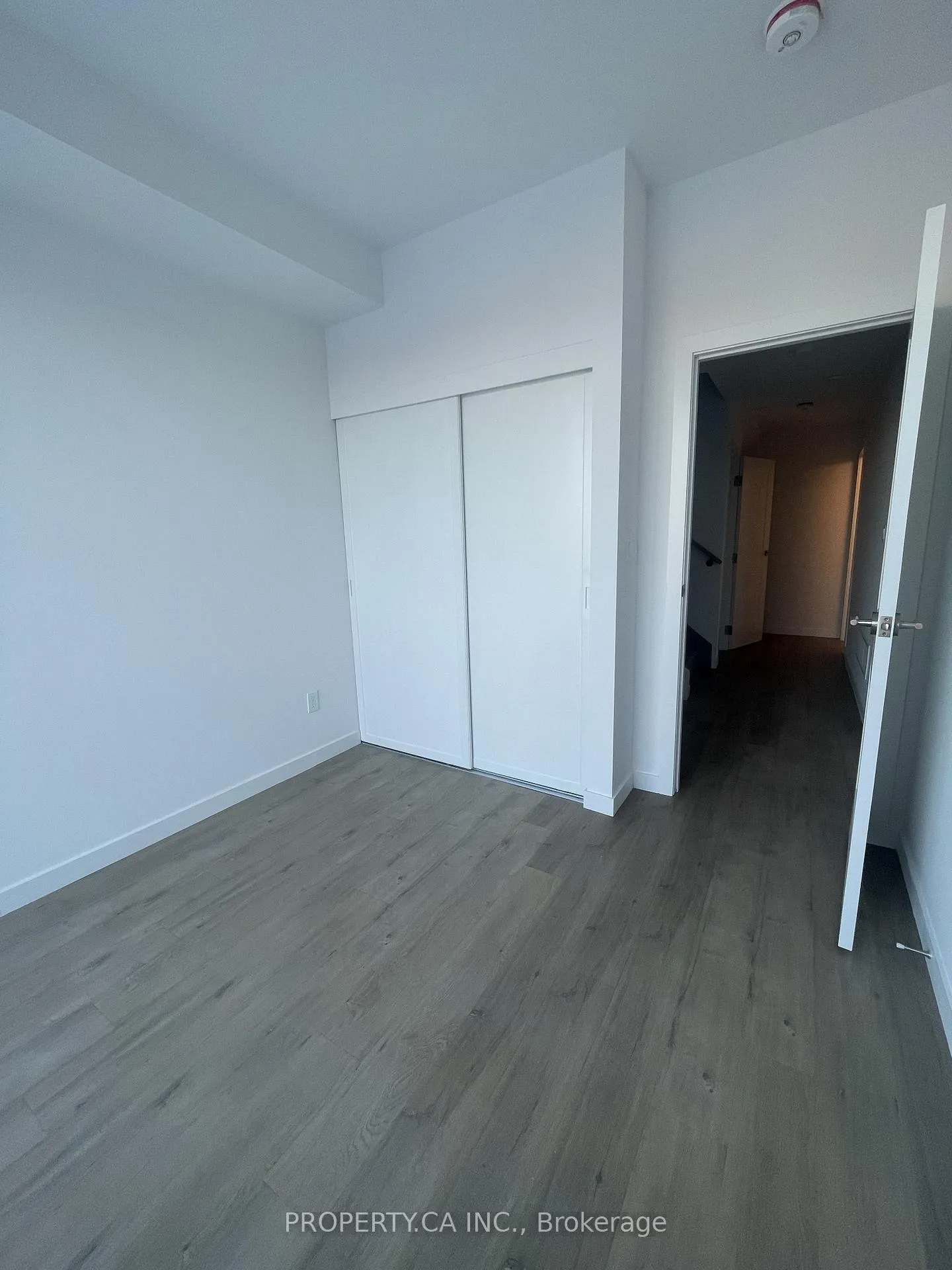 Photo 25 of Unit 8, 30 Markdale Lane, Markham, Middlefield — HOMEH