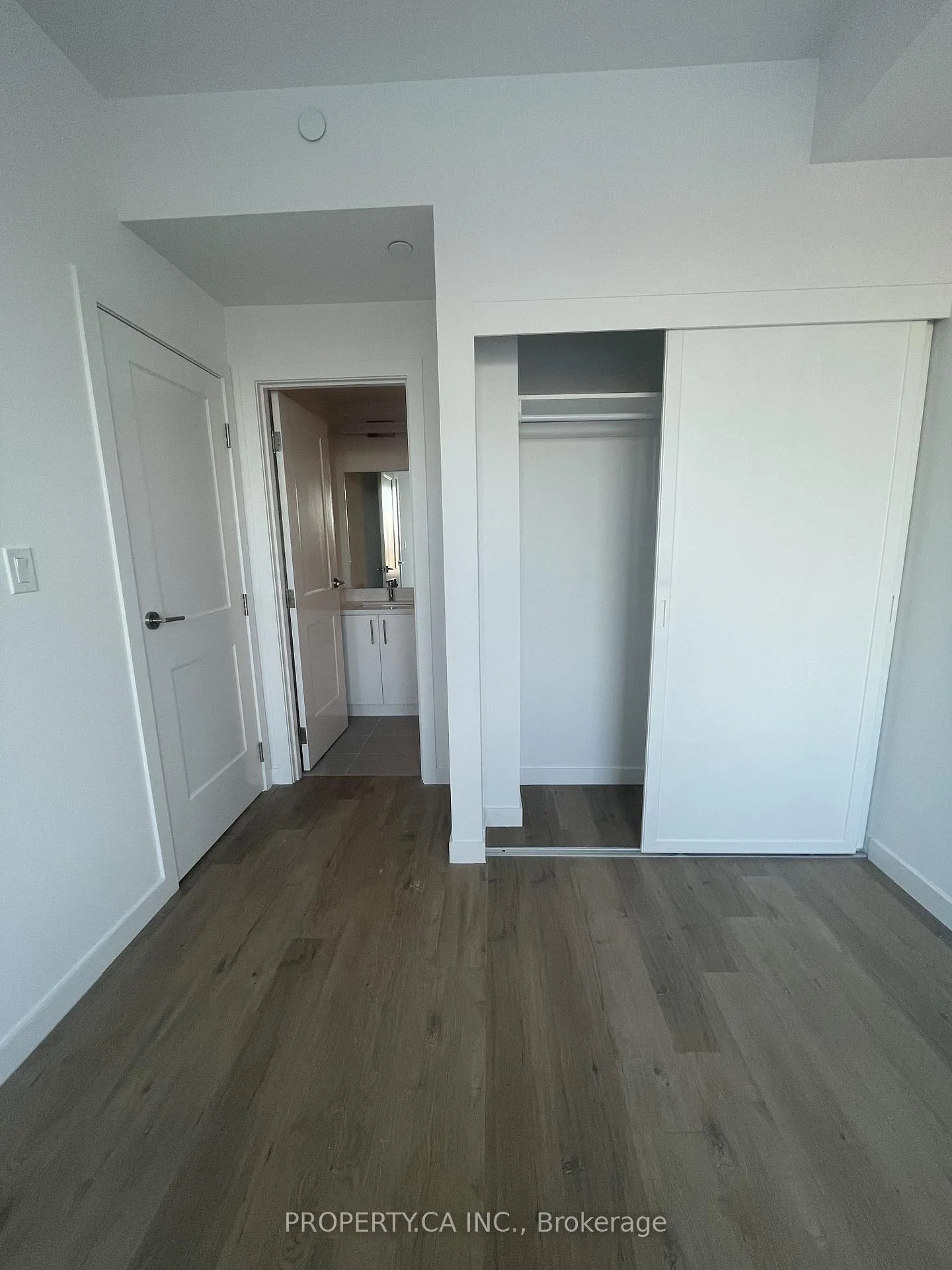 Photo 28 of Unit 8, 30 Markdale Lane, Markham, Middlefield — HOMEH