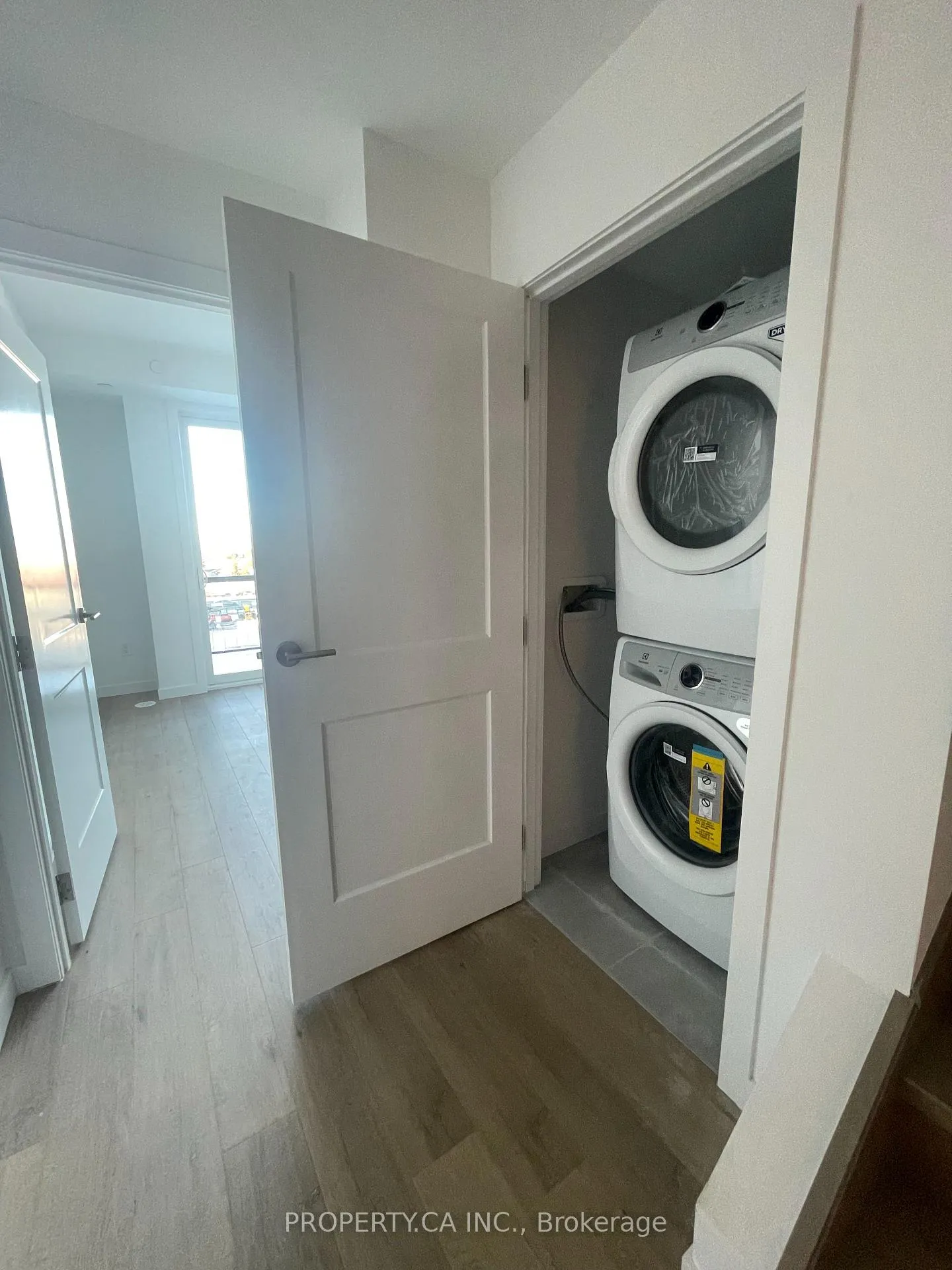 Photo 31 of Unit 8, 30 Markdale Lane, Markham, Middlefield — HOMEH
