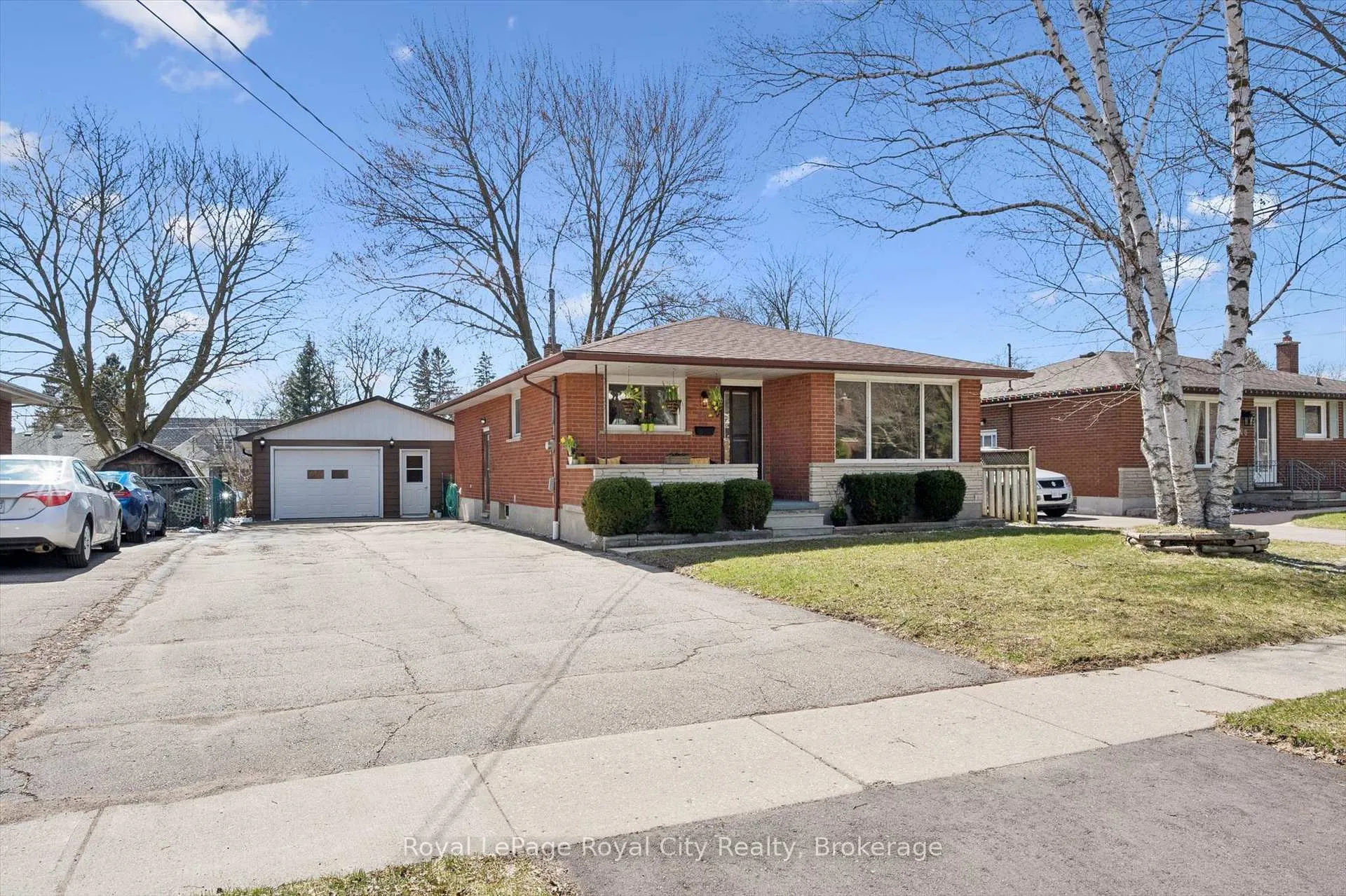 Photo 1 of 16 Kenwood Crescent, Guelph, Junction/Onward Willow — HOMEH