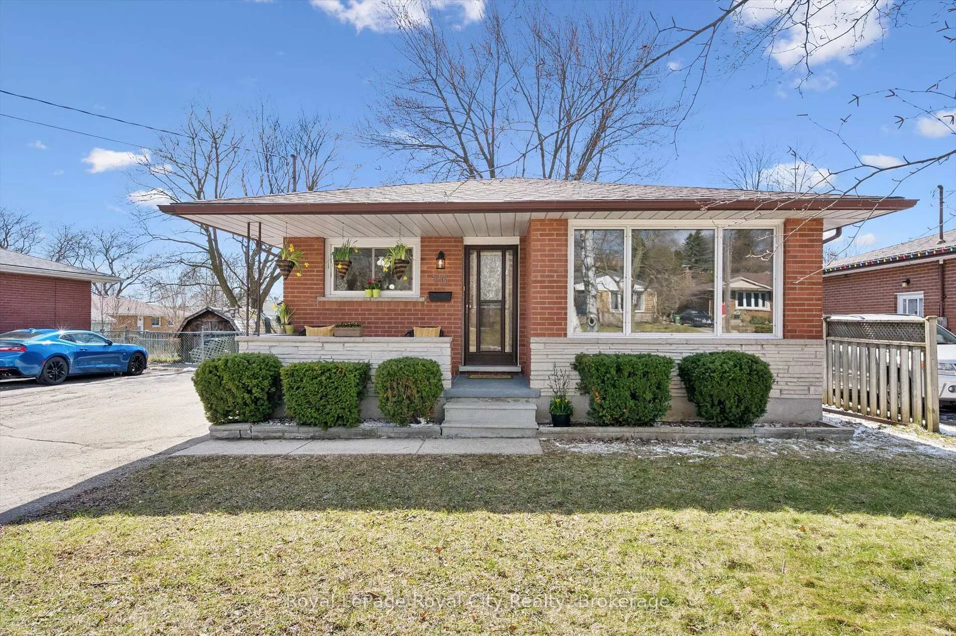 Photo 3 of 16 Kenwood Crescent, Guelph, Junction/Onward Willow — HOMEH