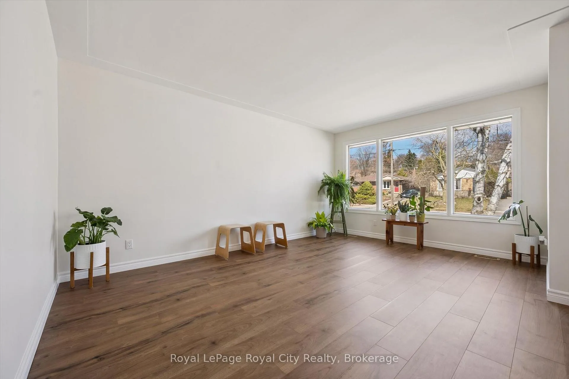 Photo 6 of 16 Kenwood Crescent, Guelph, Junction/Onward Willow — HOMEH