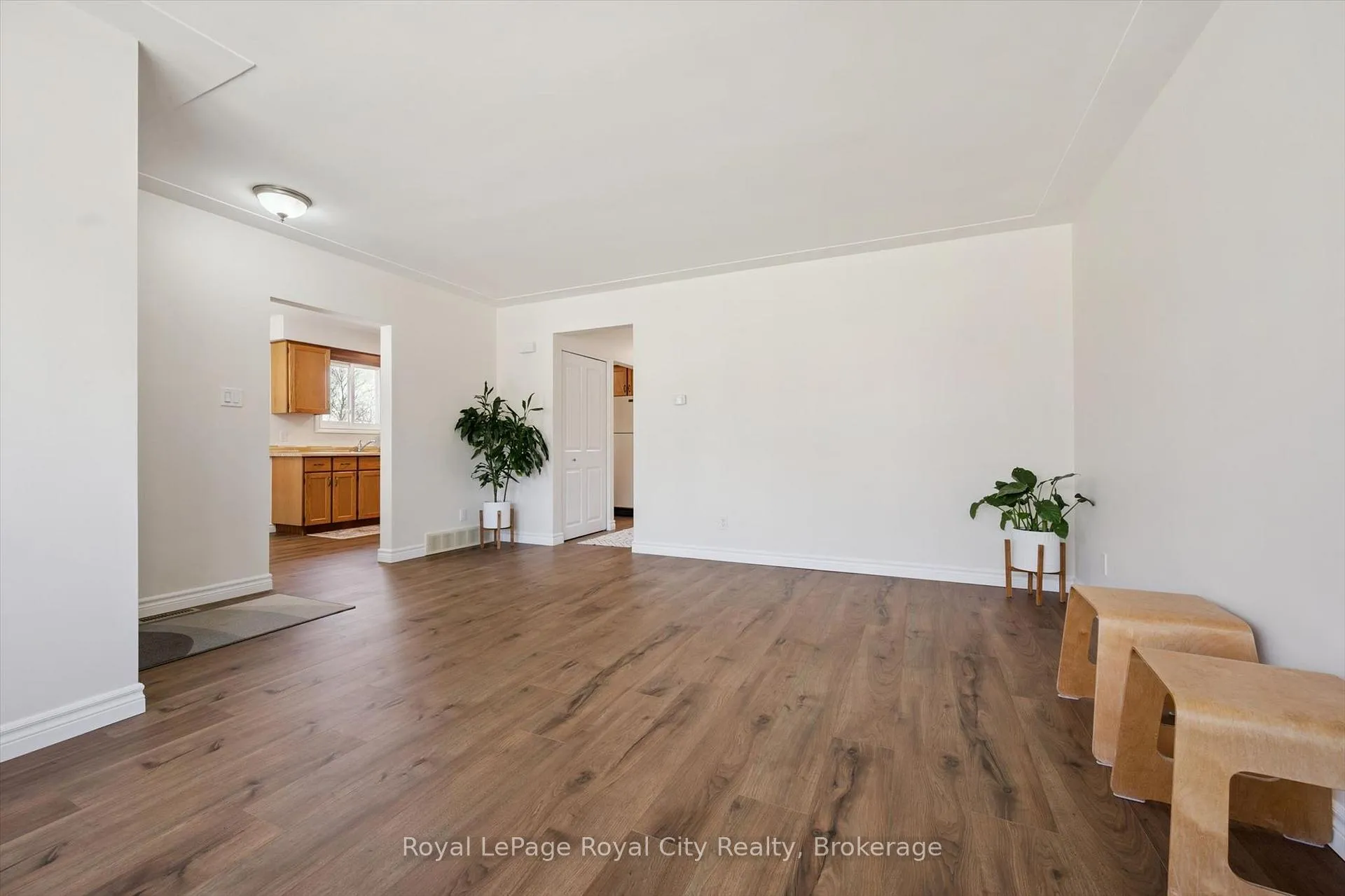 Photo 8 of 16 Kenwood Crescent, Guelph, Junction/Onward Willow — HOMEH