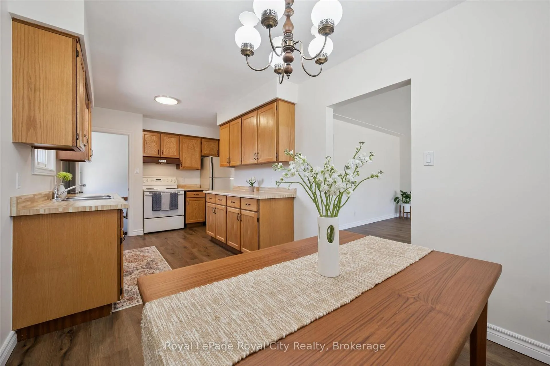 Photo 10 of 16 Kenwood Crescent, Guelph, Junction/Onward Willow — HOMEH