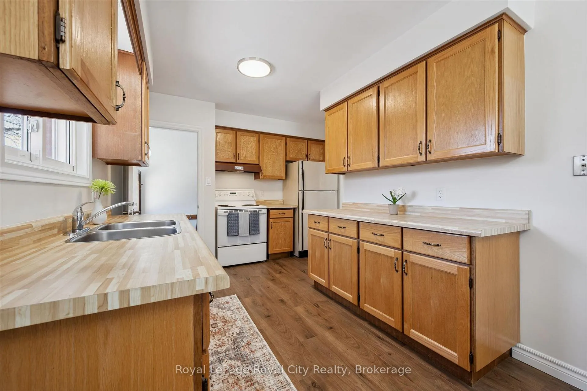 Photo 11 of 16 Kenwood Crescent, Guelph, Junction/Onward Willow — HOMEH