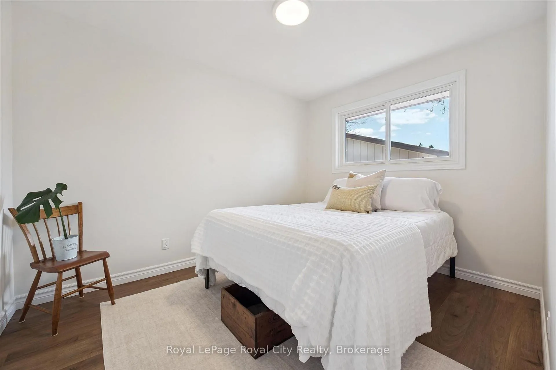 Photo 18 of 16 Kenwood Crescent, Guelph, Junction/Onward Willow — HOMEH