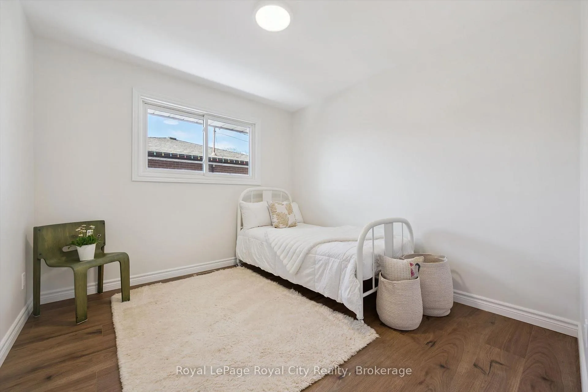 Photo 19 of 16 Kenwood Crescent, Guelph, Junction/Onward Willow — HOMEH