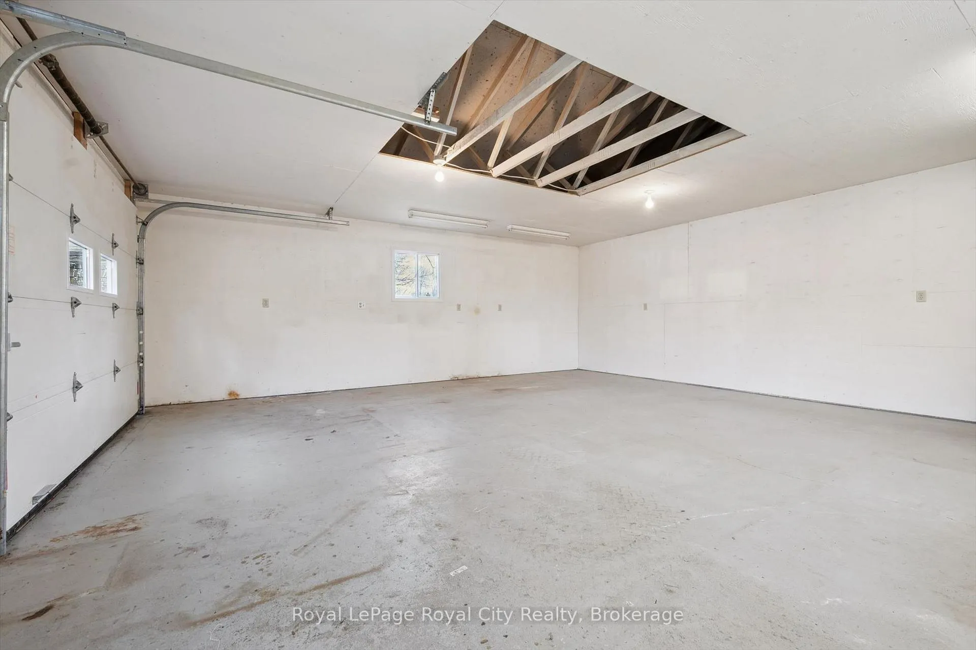 Photo 33 of 16 Kenwood Crescent, Guelph, Junction/Onward Willow — HOMEH