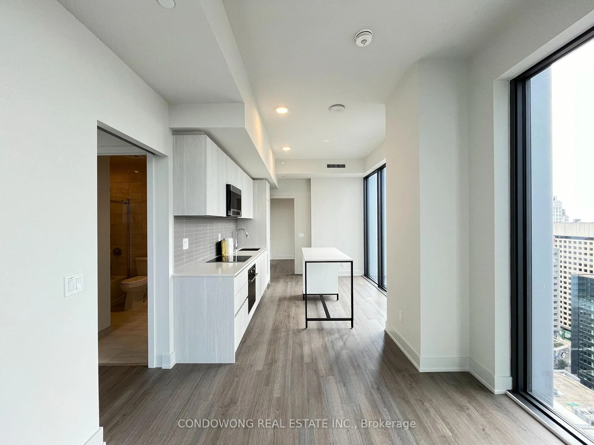 Photo 7 of Unit 2702, 8 Cumberland Street, Toronto, The Annex — HOMEH