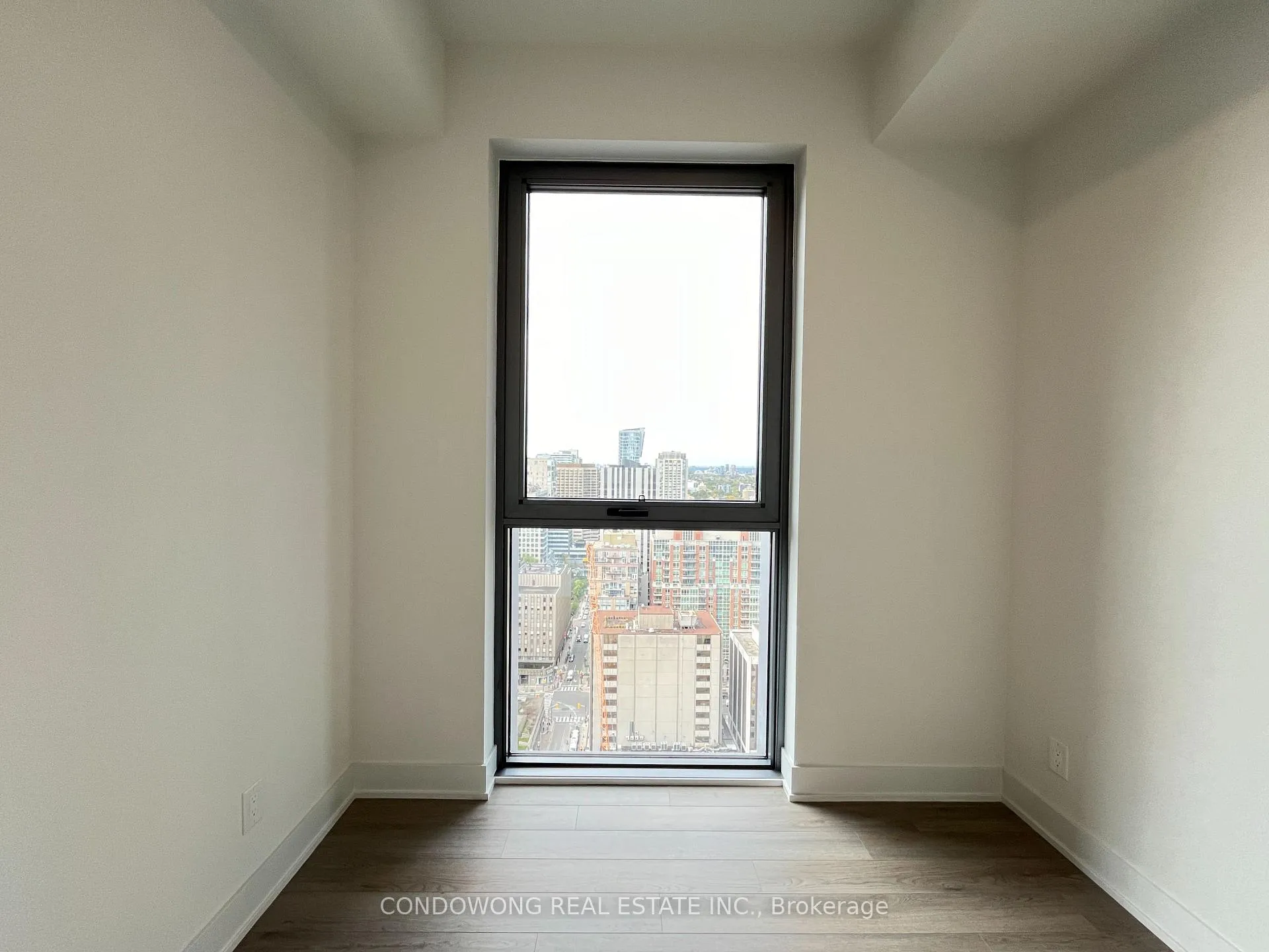Photo 12 of Unit 2702, 8 Cumberland Street, Toronto, The Annex — HOMEH