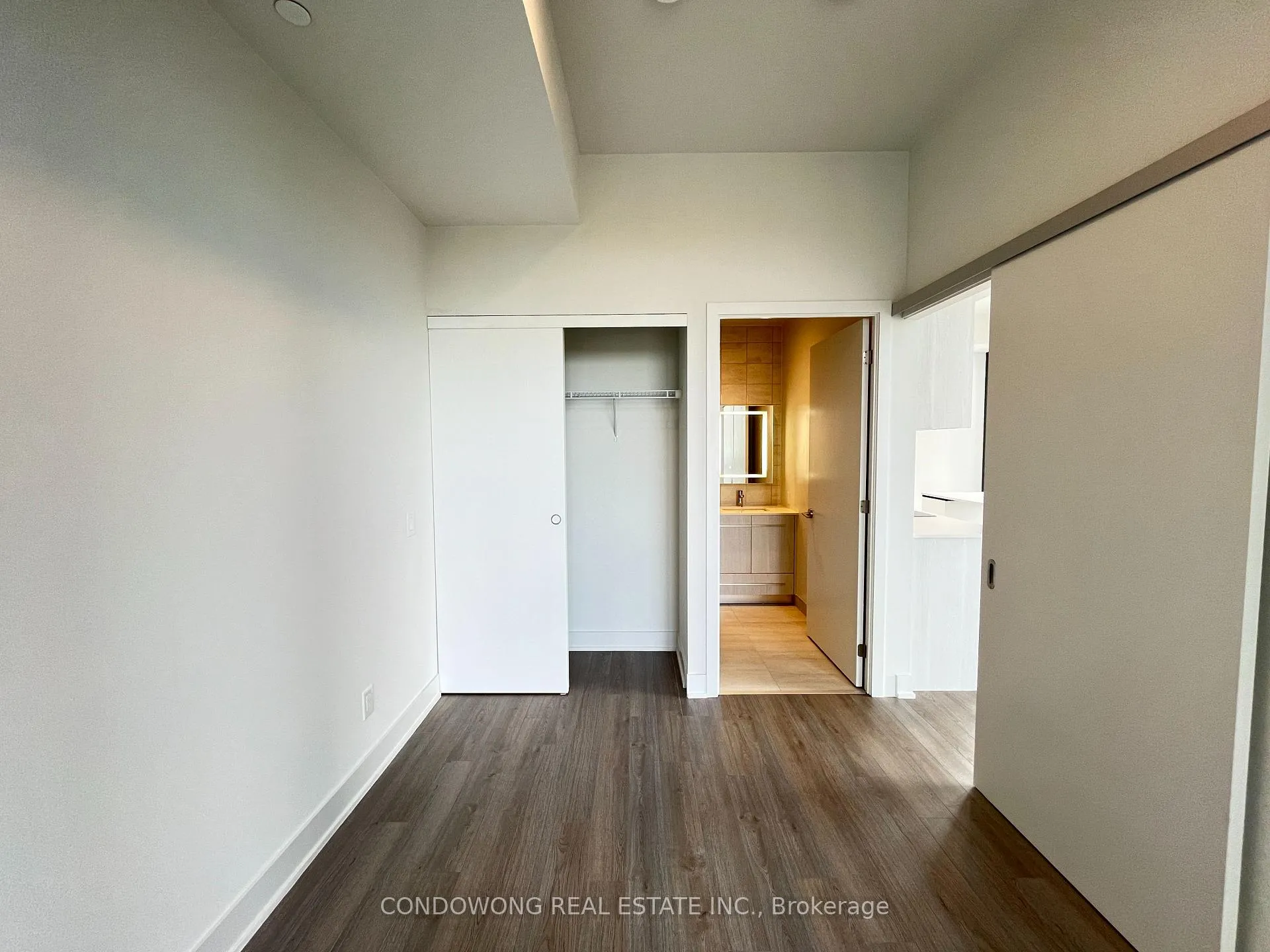 Photo 13 of Unit 2702, 8 Cumberland Street, Toronto, The Annex — HOMEH