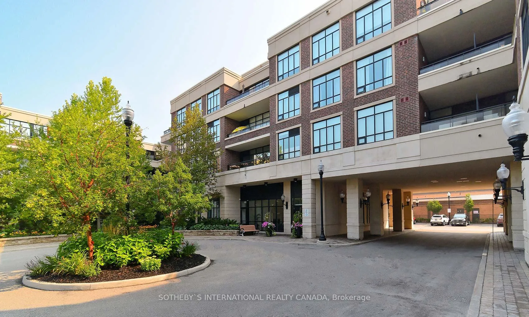 Photo 3 of Unit 407, 2396 Major Mackenzie Drive, Vaughan, Maple — HOMEH