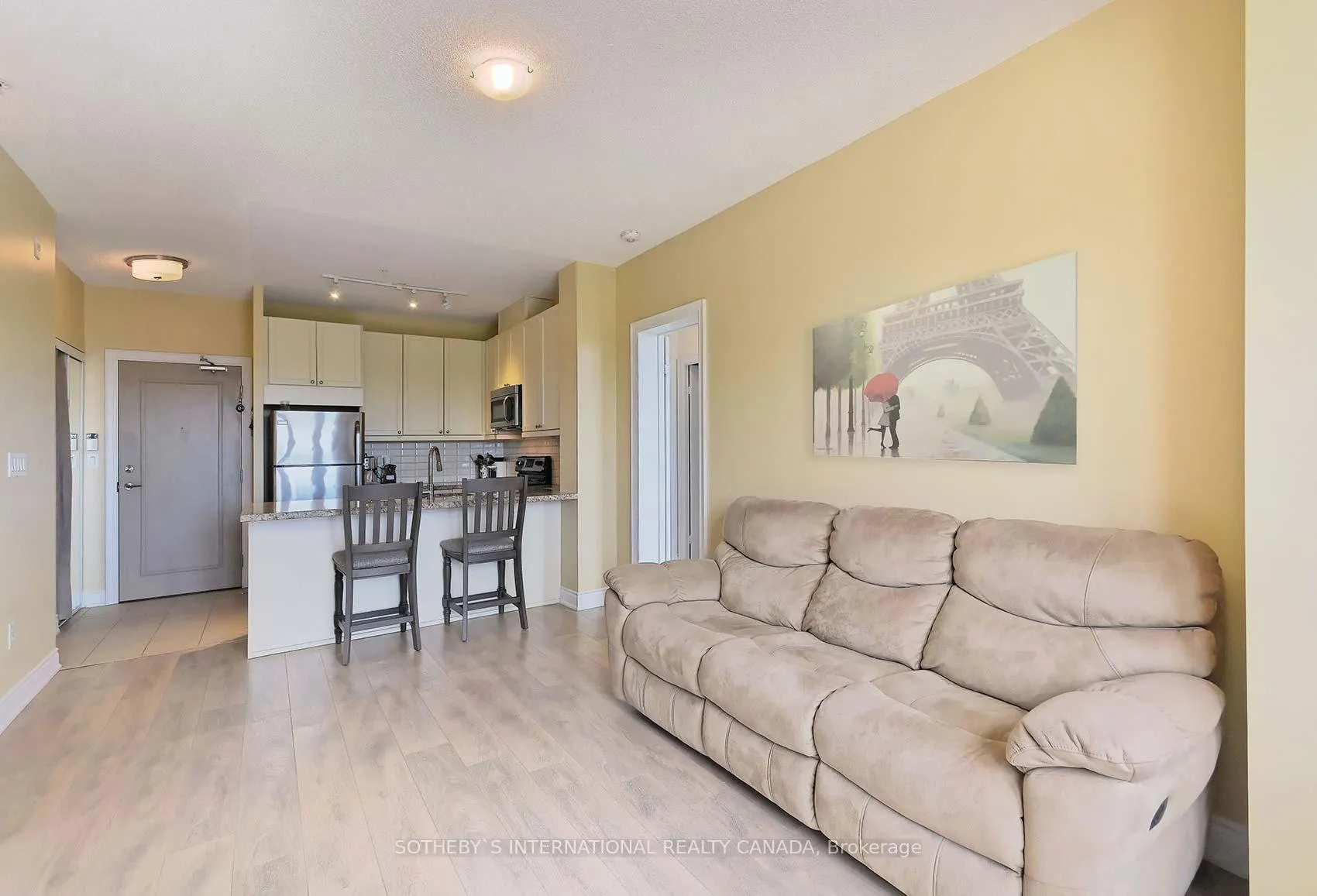 Photo 8 of Unit 407, 2396 Major Mackenzie Drive, Vaughan, Maple — HOMEH