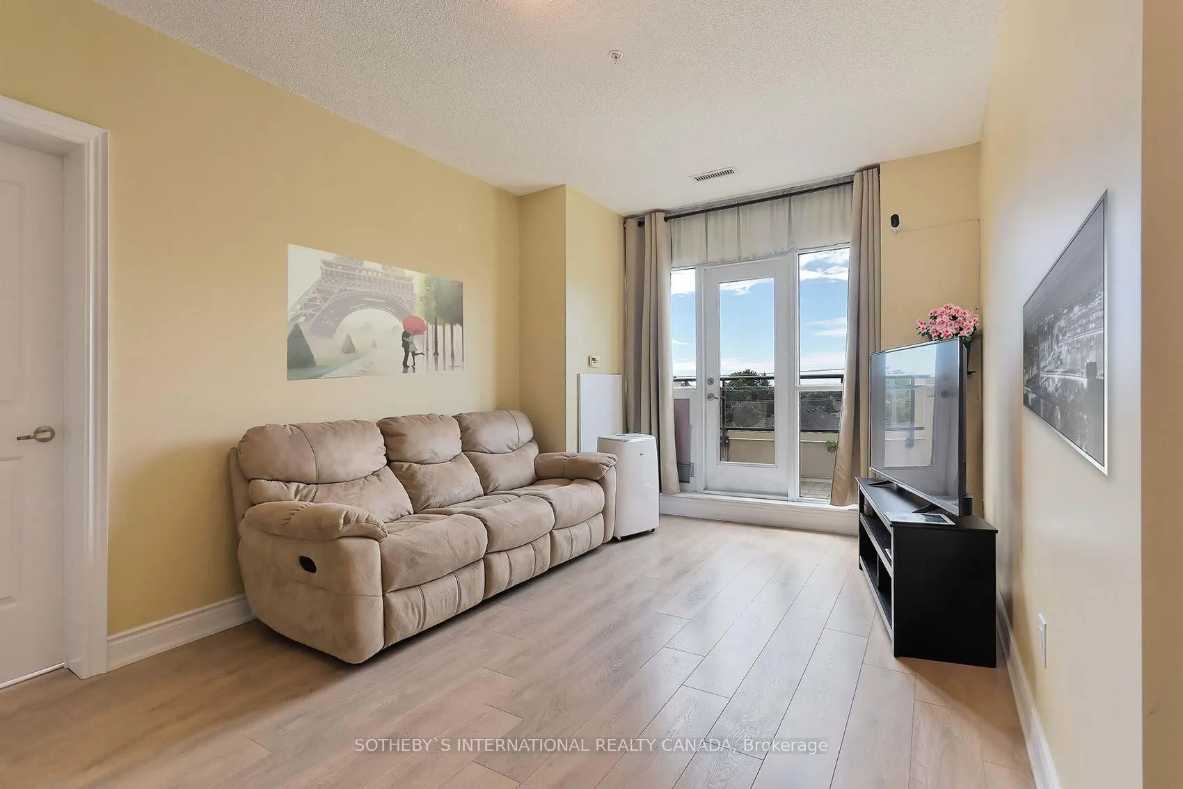 Photo 11 of Unit 407, 2396 Major Mackenzie Drive, Vaughan, Maple — HOMEH