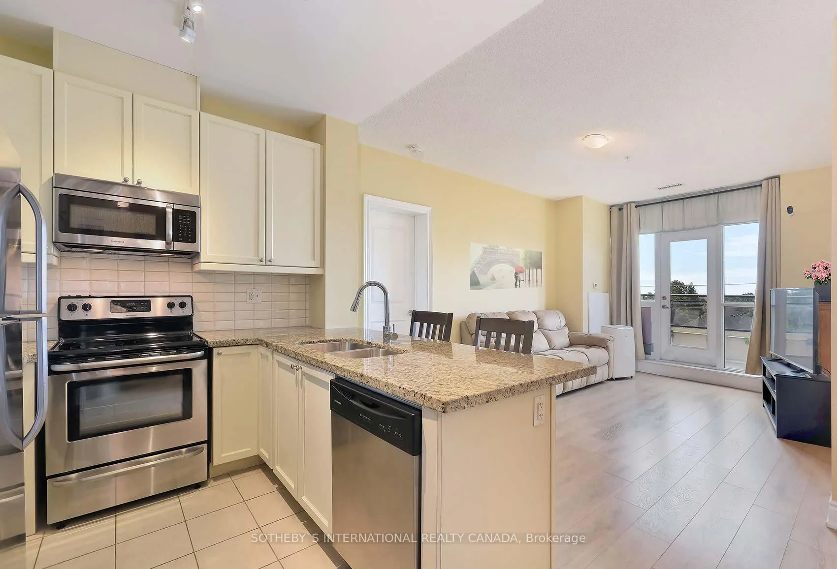 Photo 13 of Unit 407, 2396 Major Mackenzie Drive, Vaughan, Maple — HOMEH