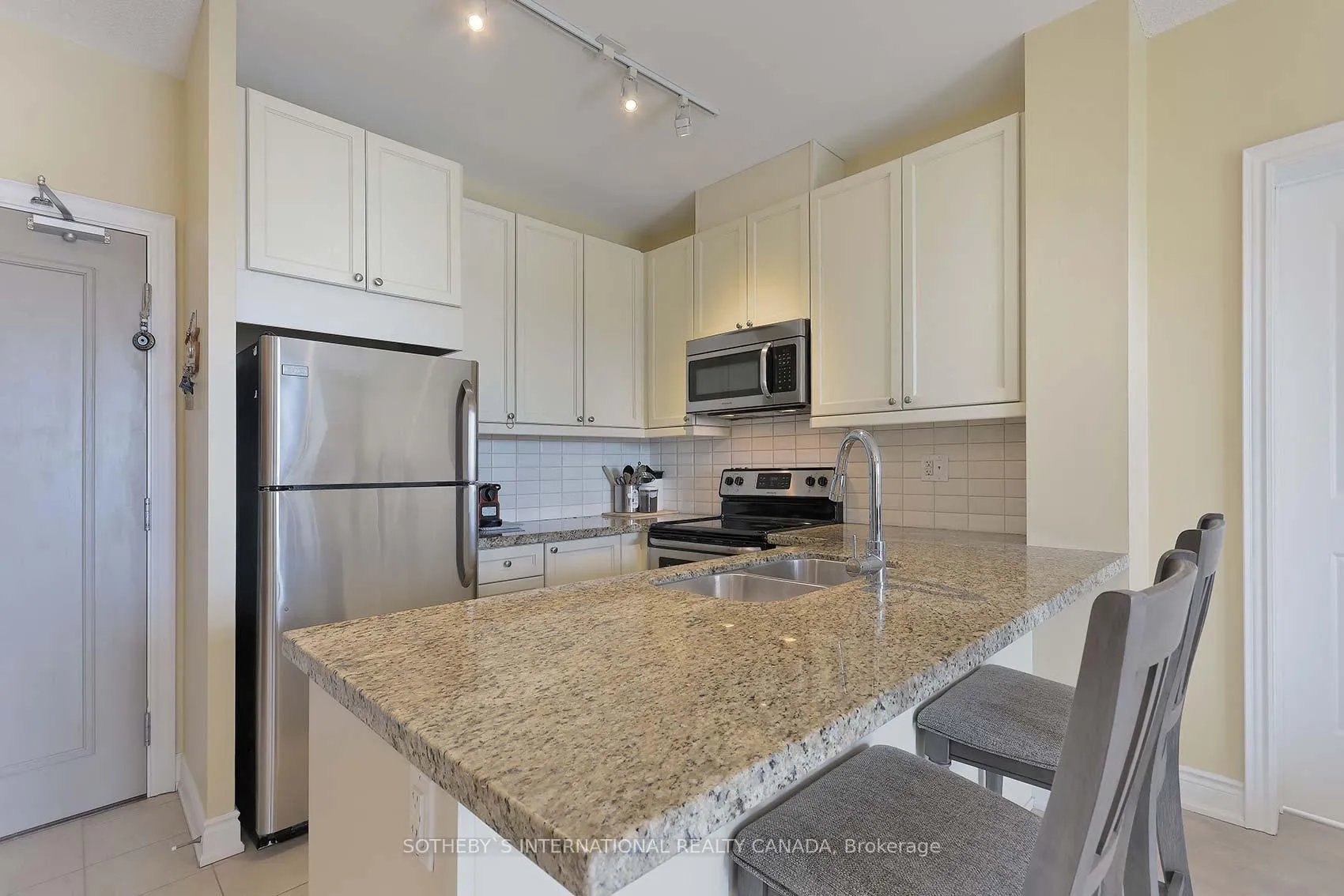 Photo 14 of Unit 407, 2396 Major Mackenzie Drive, Vaughan, Maple — HOMEH