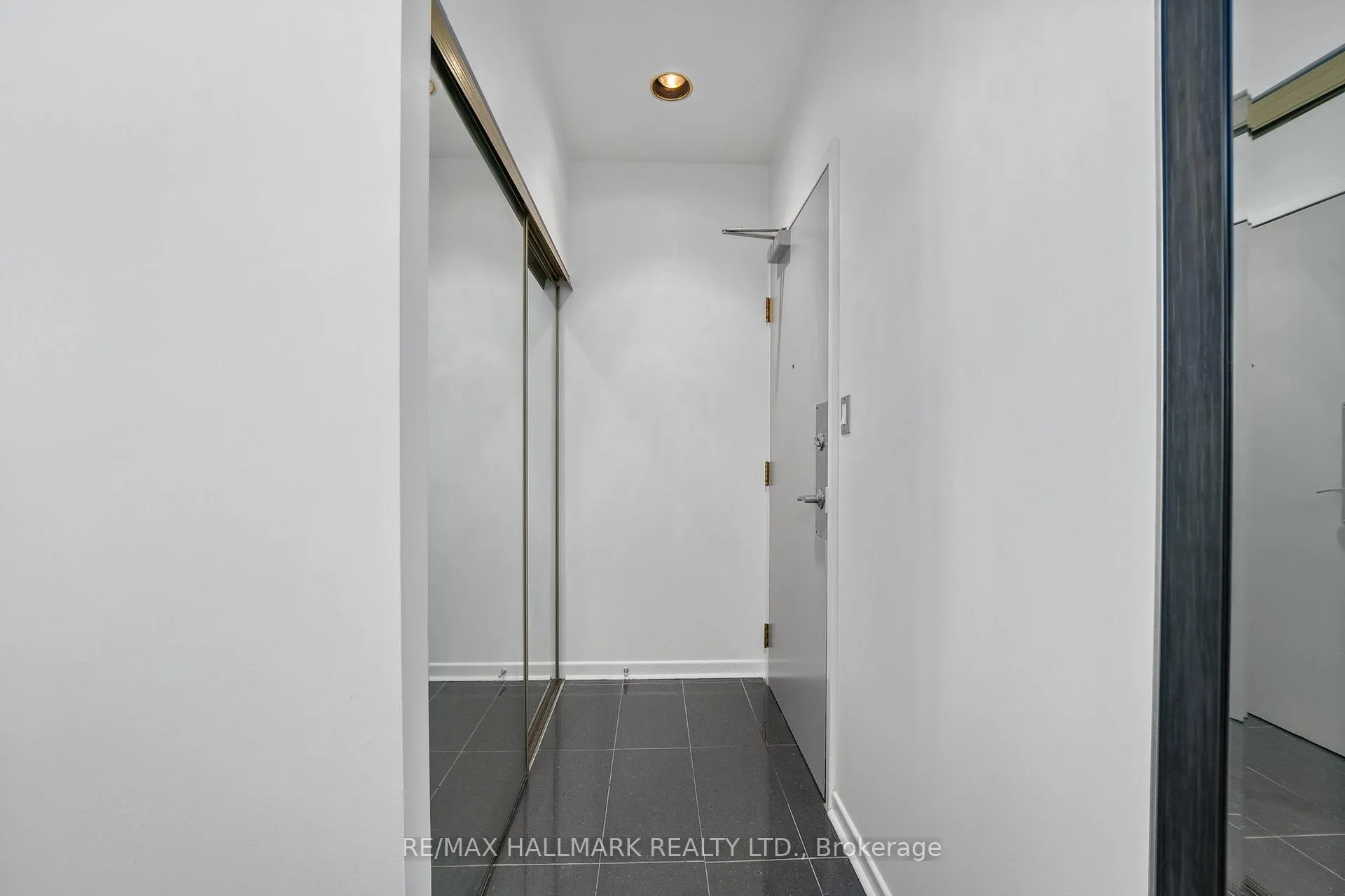 Photo 3 of Unit 508, 300 Coxwell Avenue, Toronto, Greenwood-Coxwell — HOMEH