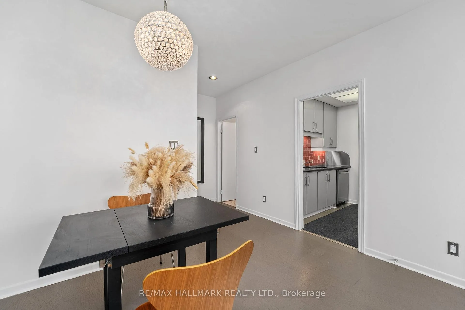 Photo 5 of Unit 508, 300 Coxwell Avenue, Toronto, Greenwood-Coxwell — HOMEH