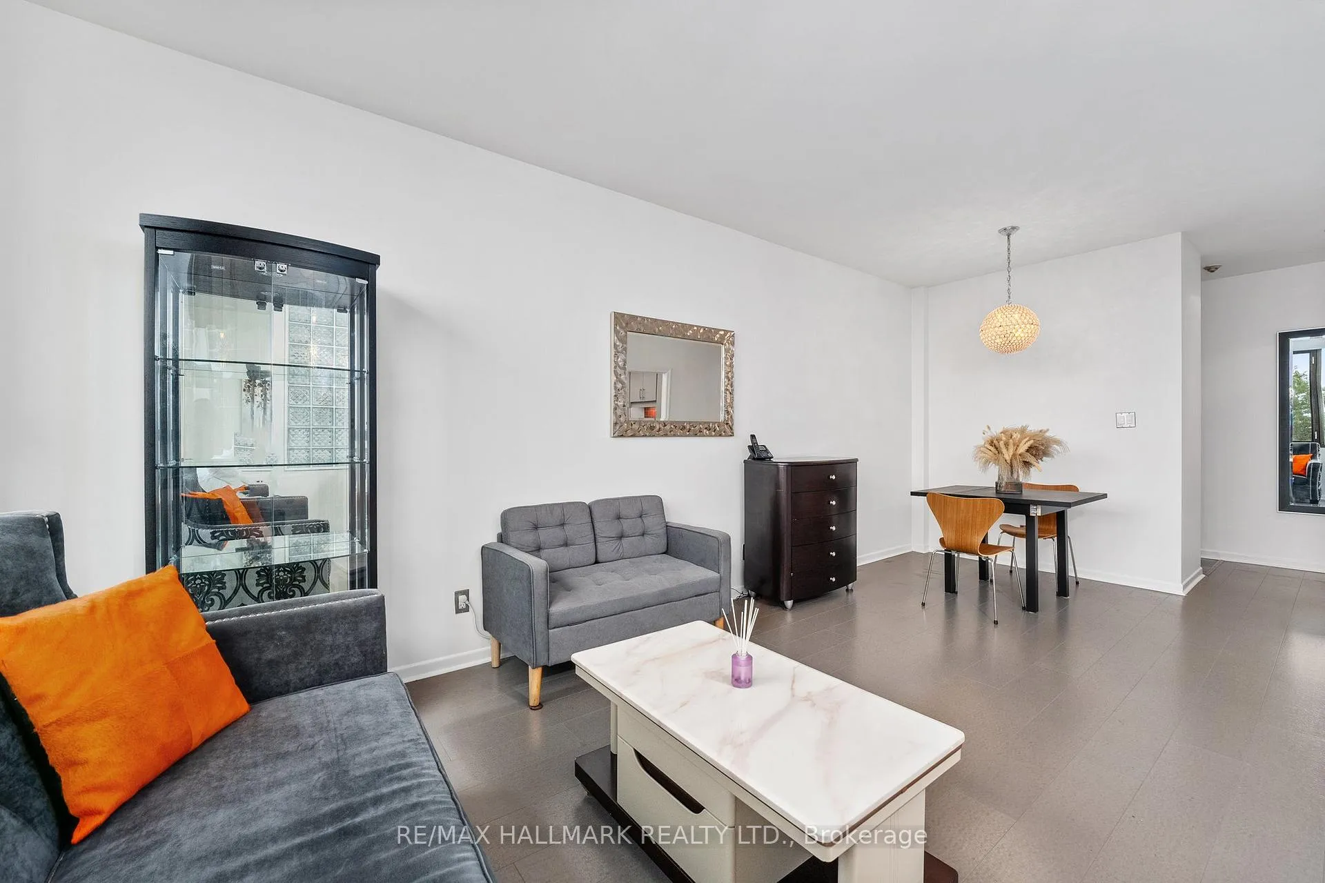 Photo 8 of Unit 508, 300 Coxwell Avenue, Toronto, Greenwood-Coxwell — HOMEH