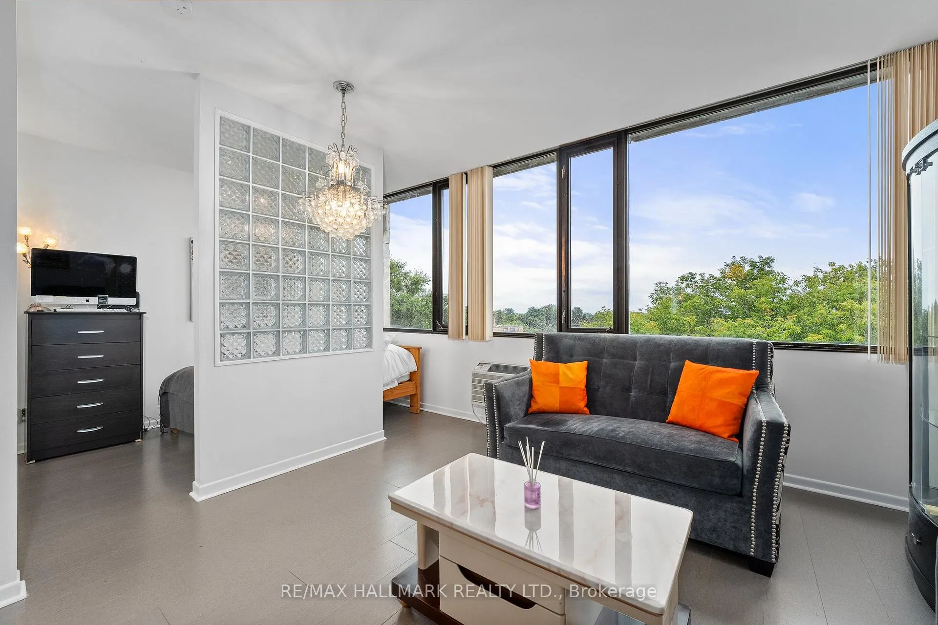 Photo 9 of Unit 508, 300 Coxwell Avenue, Toronto, Greenwood-Coxwell — HOMEH