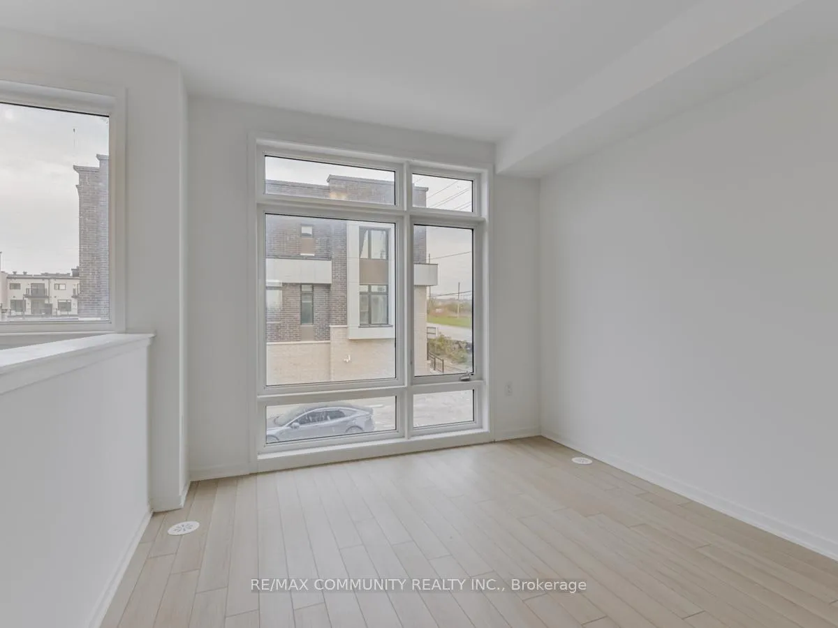 Photo 13 of Unit 32, 799 Heathrow Path, Oshawa, Taunton — HOMEH
