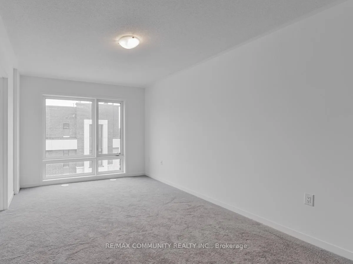 Photo 18 of Unit 32, 799 Heathrow Path, Oshawa, Taunton — HOMEH