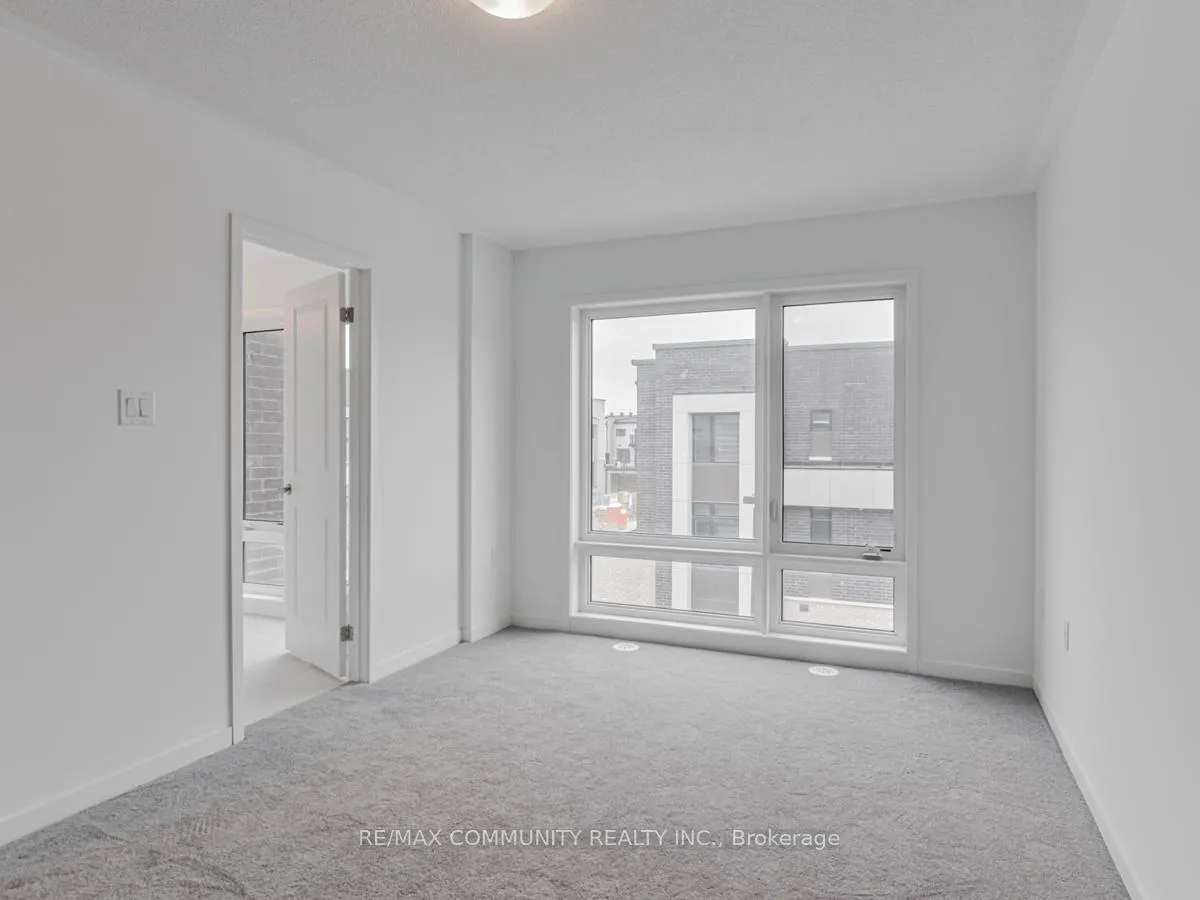 Photo 19 of Unit 32, 799 Heathrow Path, Oshawa, Taunton — HOMEH