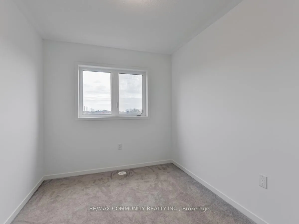 Photo 23 of Unit 32, 799 Heathrow Path, Oshawa, Taunton — HOMEH