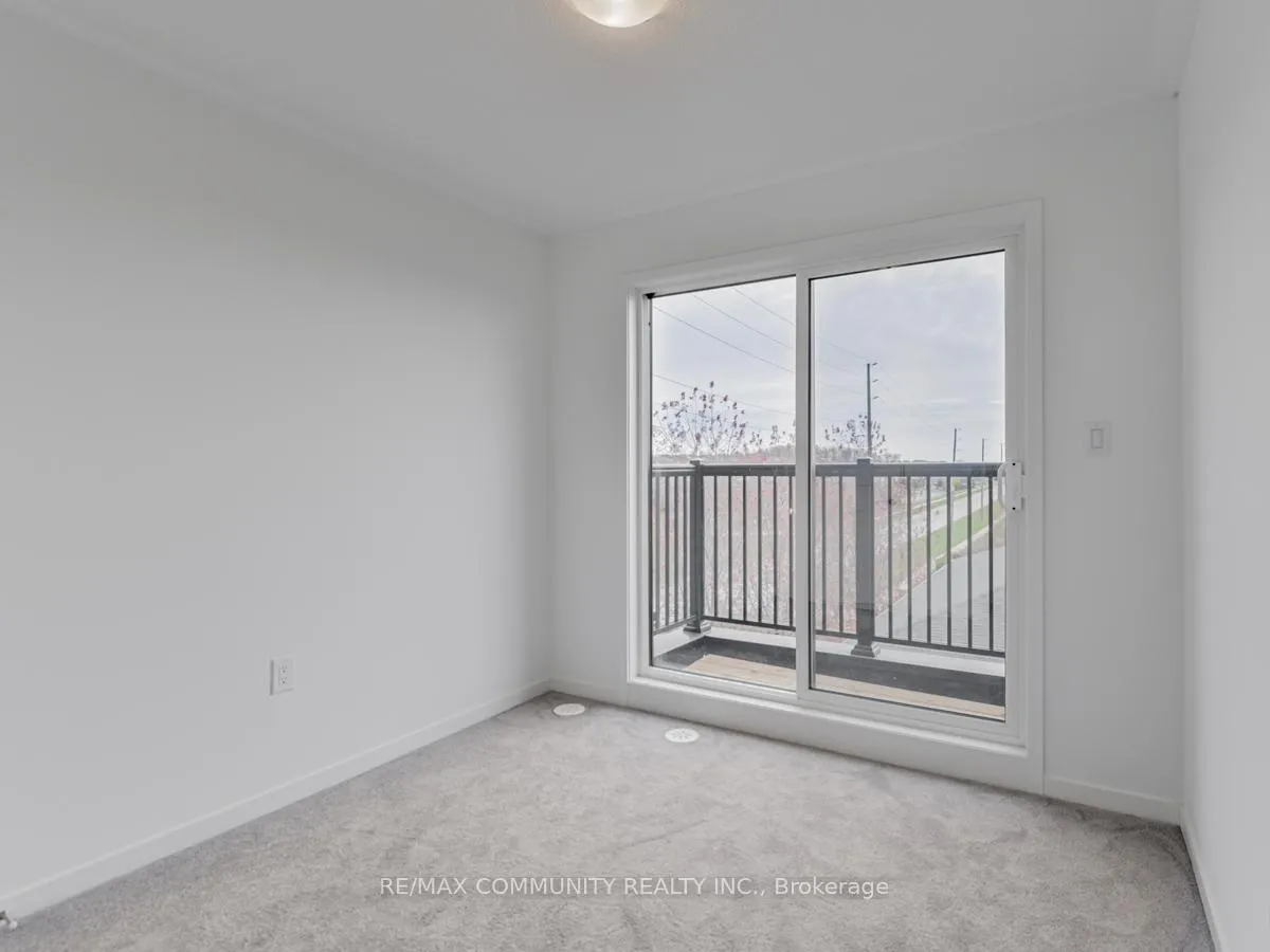 Photo 24 of Unit 32, 799 Heathrow Path, Oshawa, Taunton — HOMEH