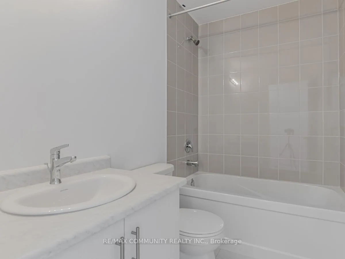 Photo 25 of Unit 32, 799 Heathrow Path, Oshawa, Taunton — HOMEH
