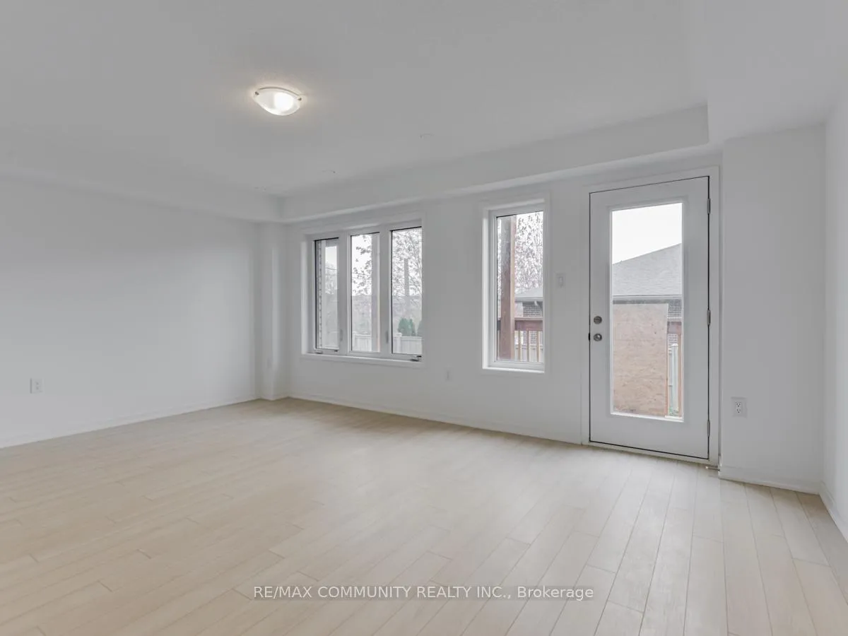 Photo 27 of Unit 32, 799 Heathrow Path, Oshawa, Taunton — HOMEH