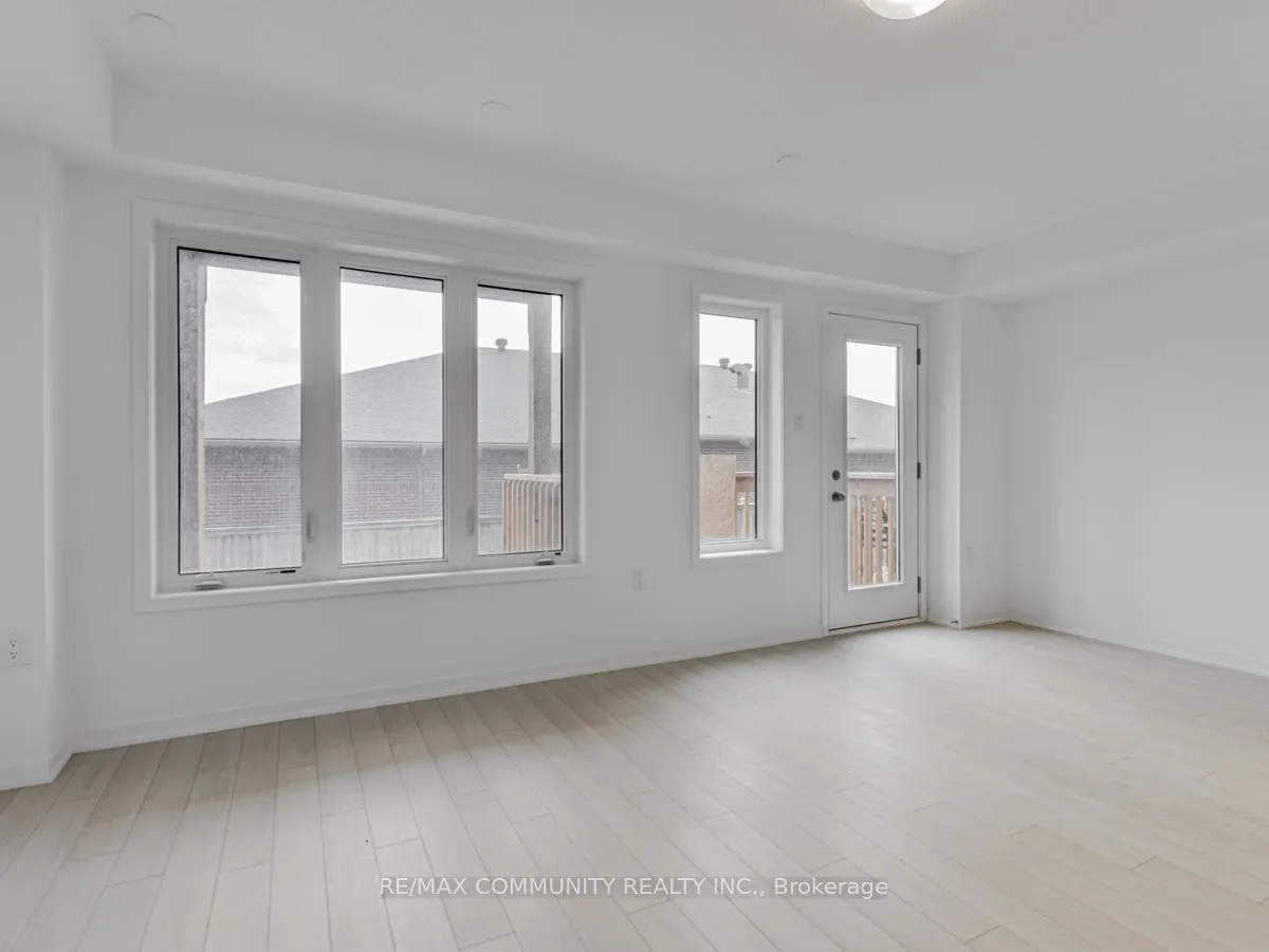 Photo 29 of Unit 32, 799 Heathrow Path, Oshawa, Taunton — HOMEH