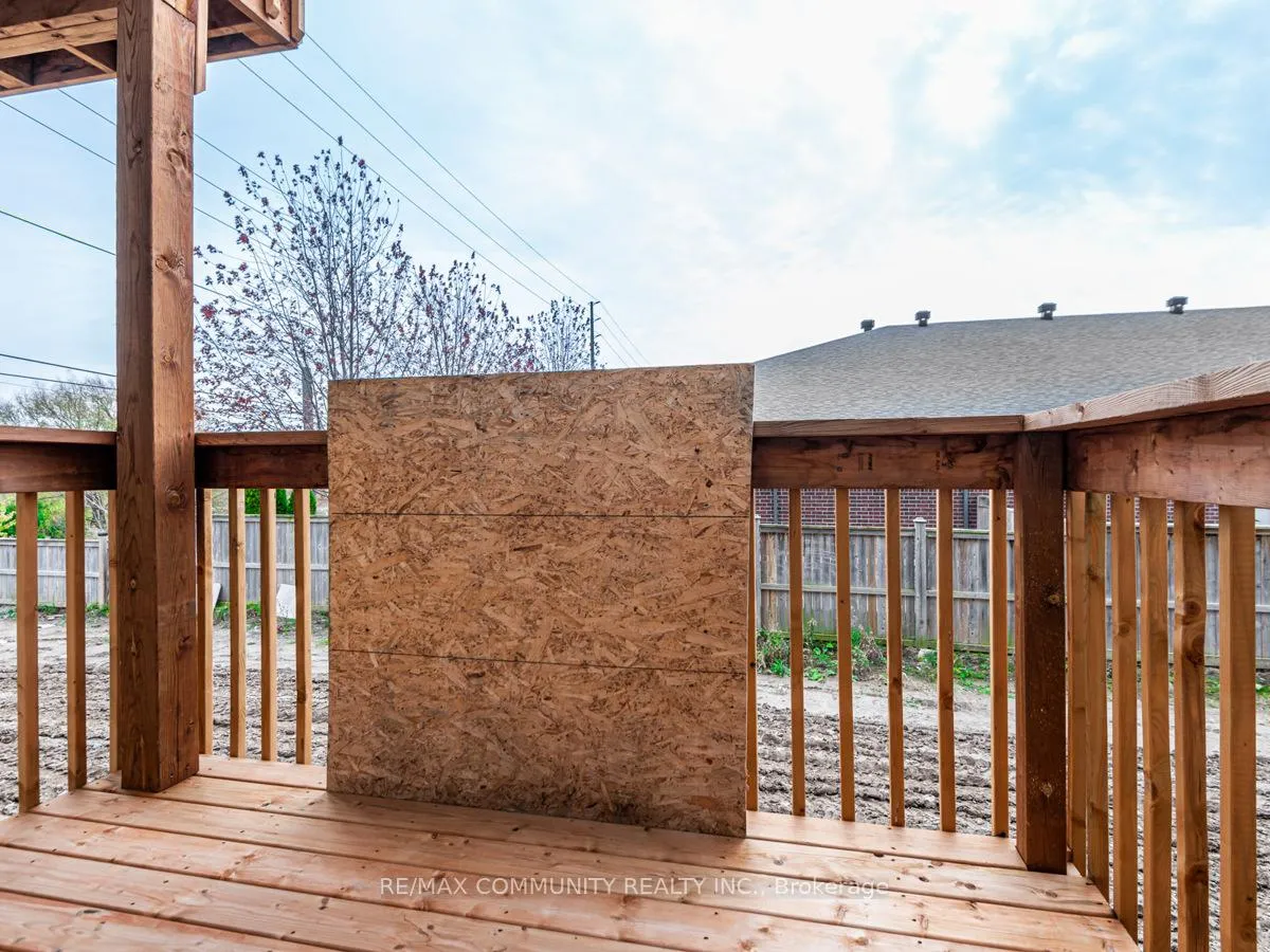 Photo 30 of Unit 32, 799 Heathrow Path, Oshawa, Taunton — HOMEH