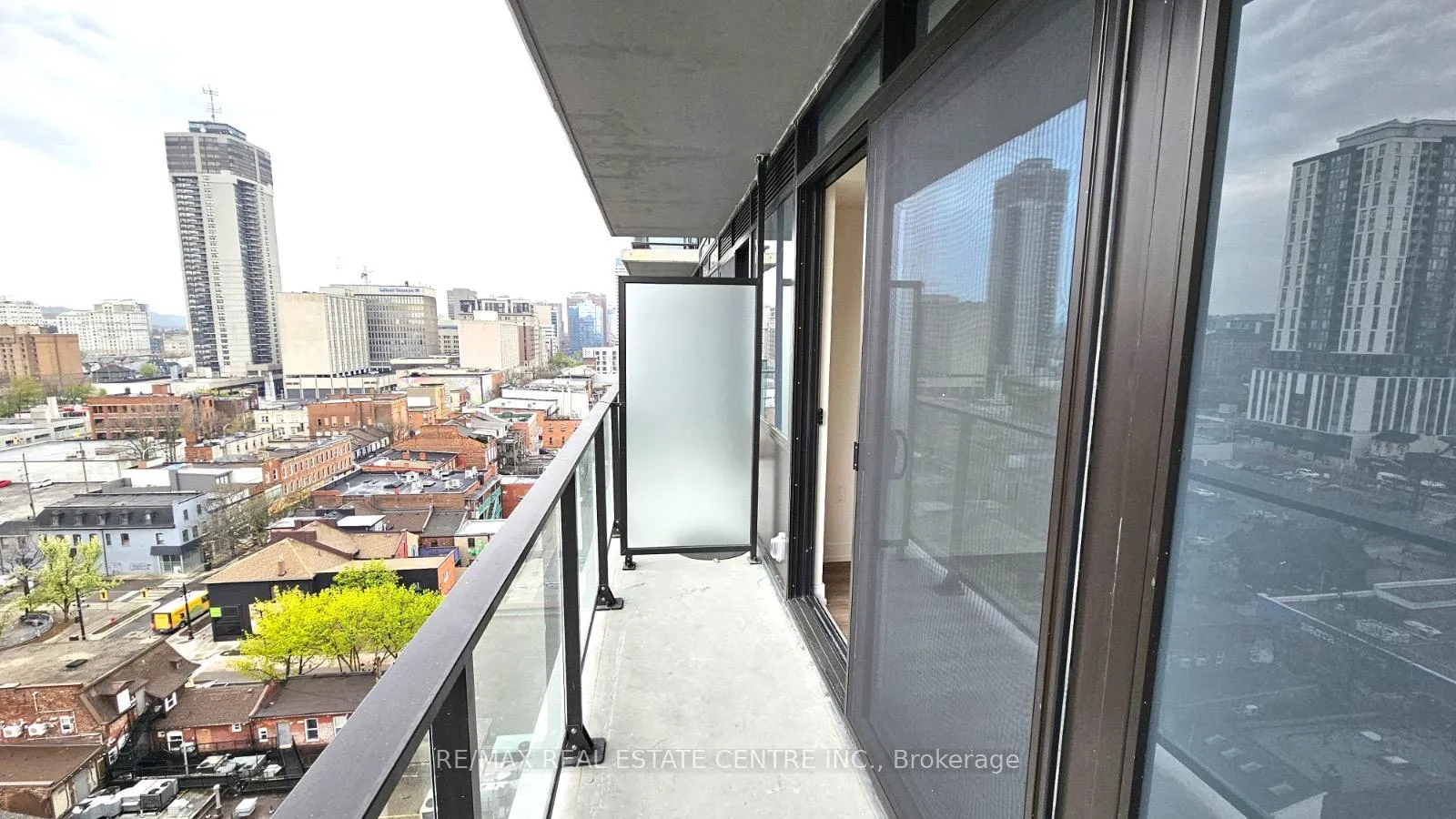 Photo 4 of Unit 1302, 1 Jarvis Street, Hamilton, Beasley — HOMEH