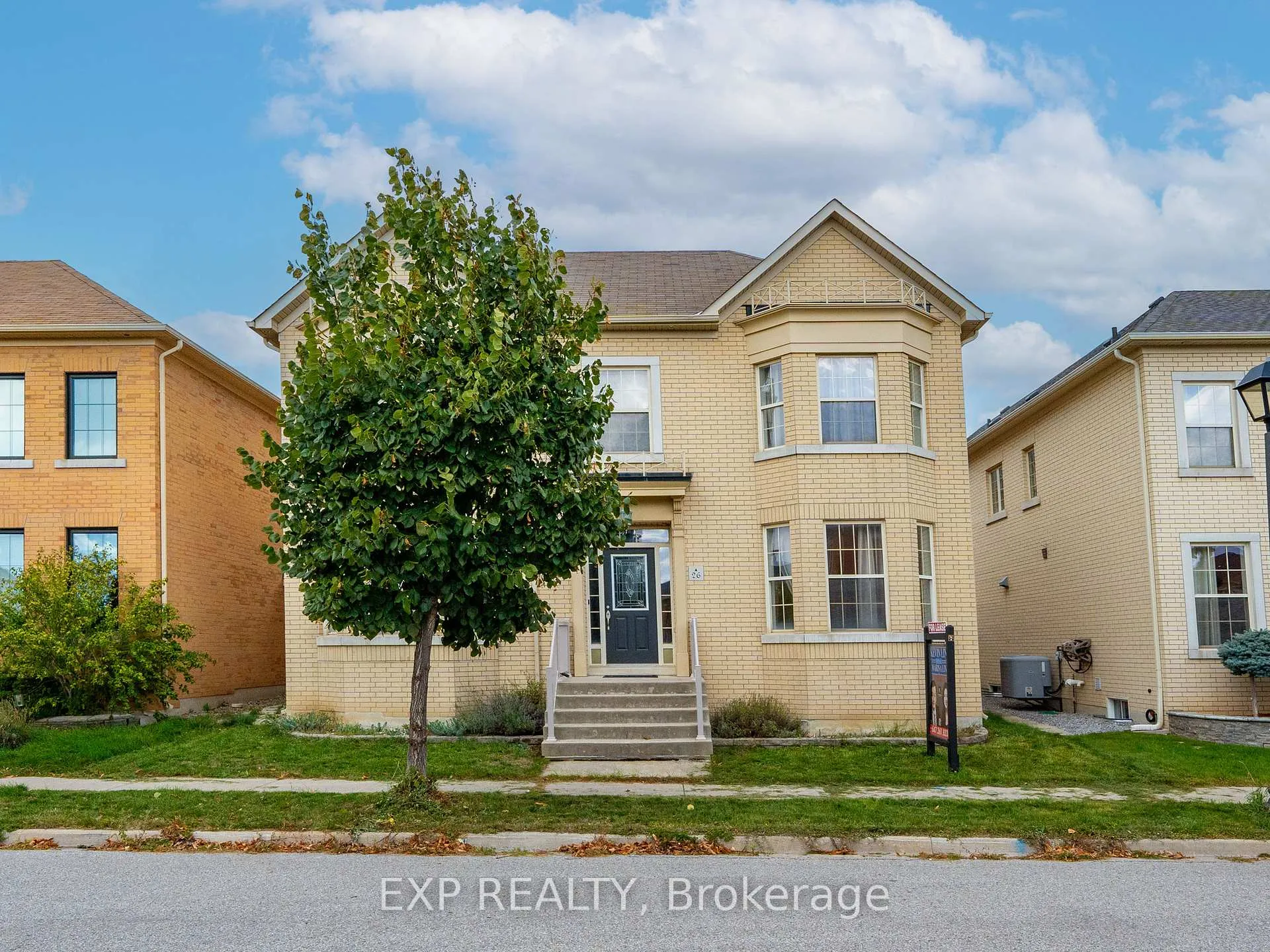 Photo 2 of 26 Bembridge Drive, Markham, Cathedraltown — HOMEH