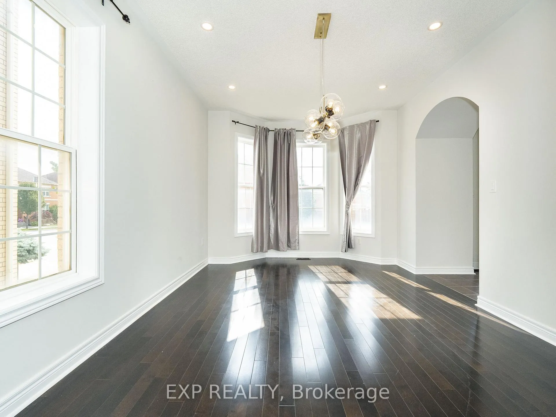 Photo 8 of 26 Bembridge Drive, Markham, Cathedraltown — HOMEH