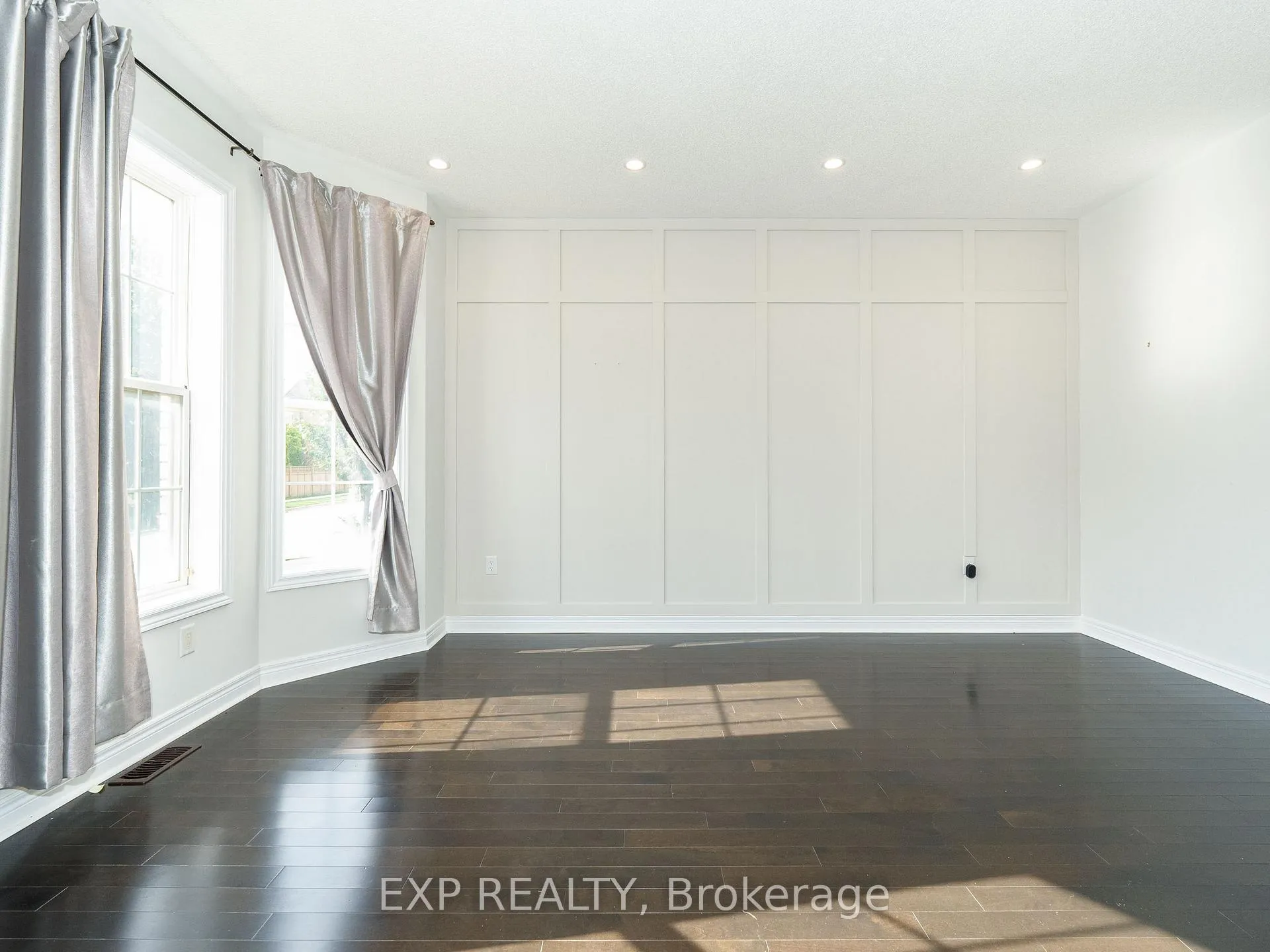 Photo 10 of 26 Bembridge Drive, Markham, Cathedraltown — HOMEH