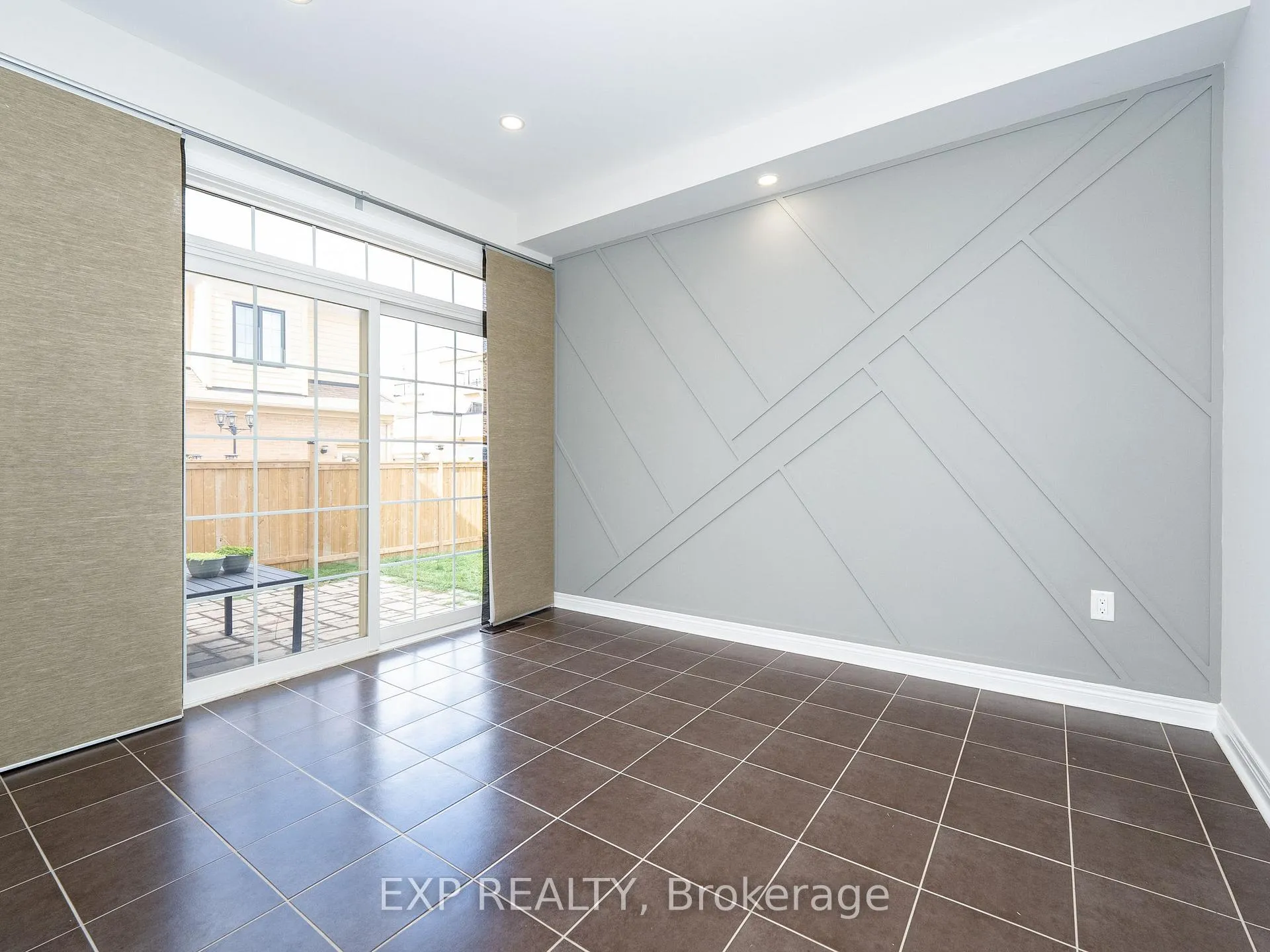 Photo 18 of 26 Bembridge Drive, Markham, Cathedraltown — HOMEH