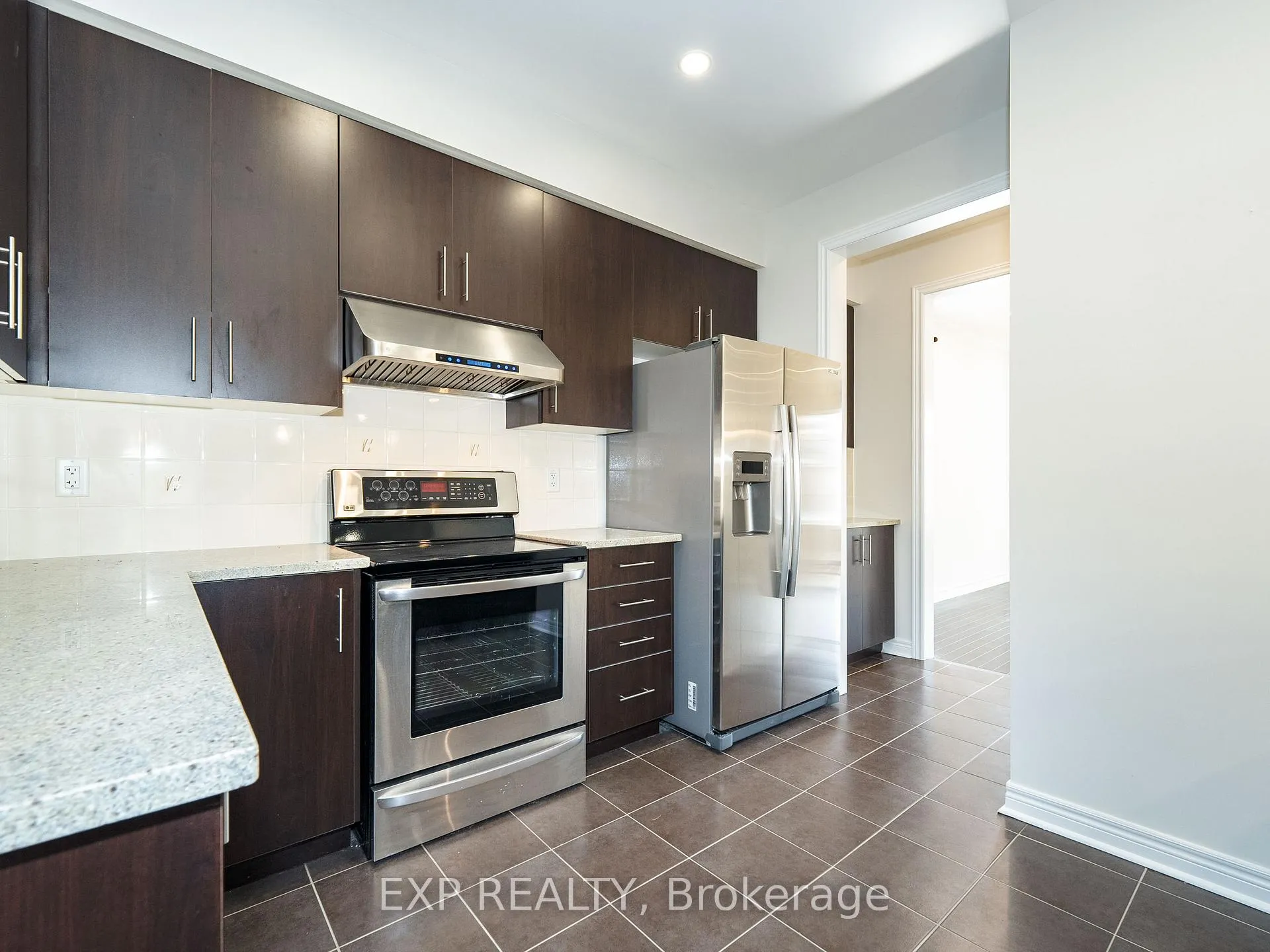 Photo 19 of 26 Bembridge Drive, Markham, Cathedraltown — HOMEH