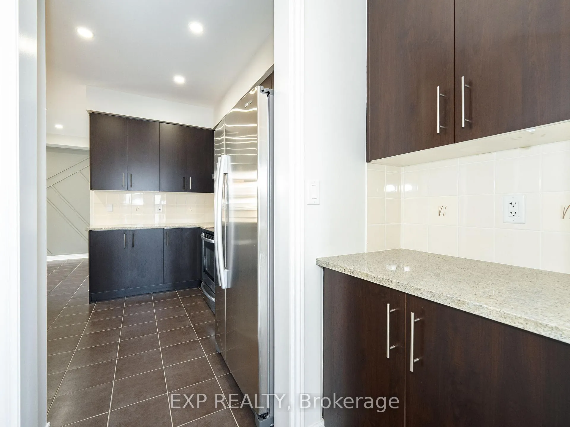 Photo 21 of 26 Bembridge Drive, Markham, Cathedraltown — HOMEH