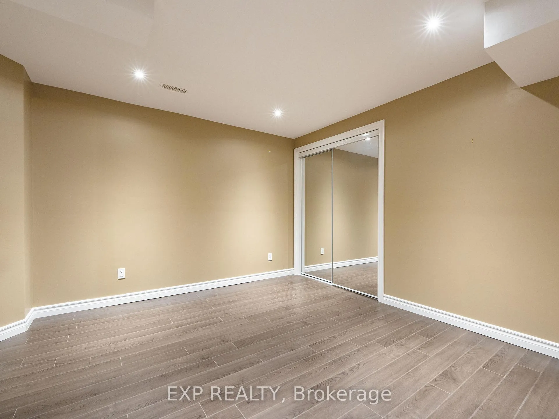 Photo 45 of 26 Bembridge Drive, Markham, Cathedraltown — HOMEH