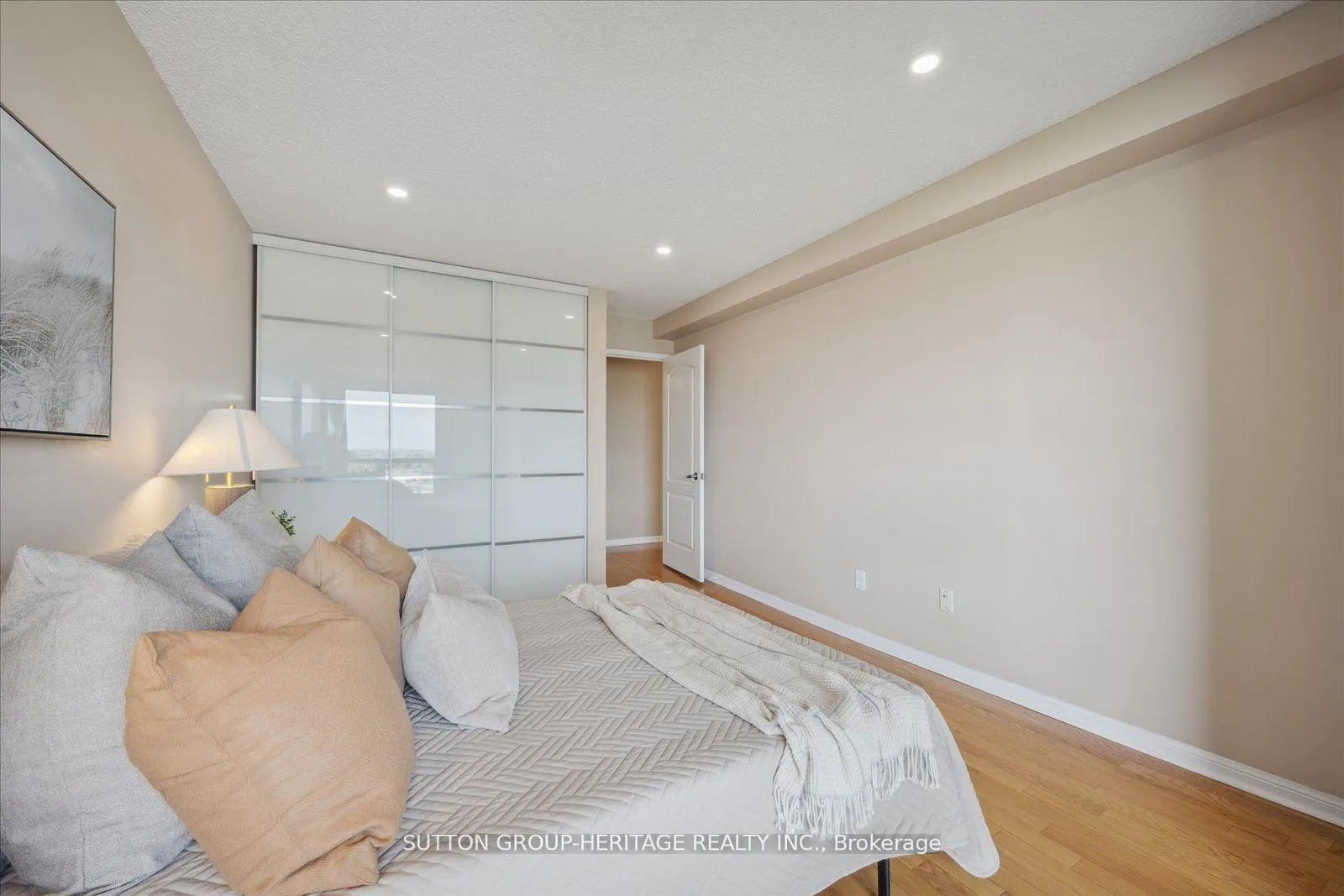Photo 18 of Unit PH #6, 712 Rossland Road E, Whitby, Pringle Creek — HOMEH