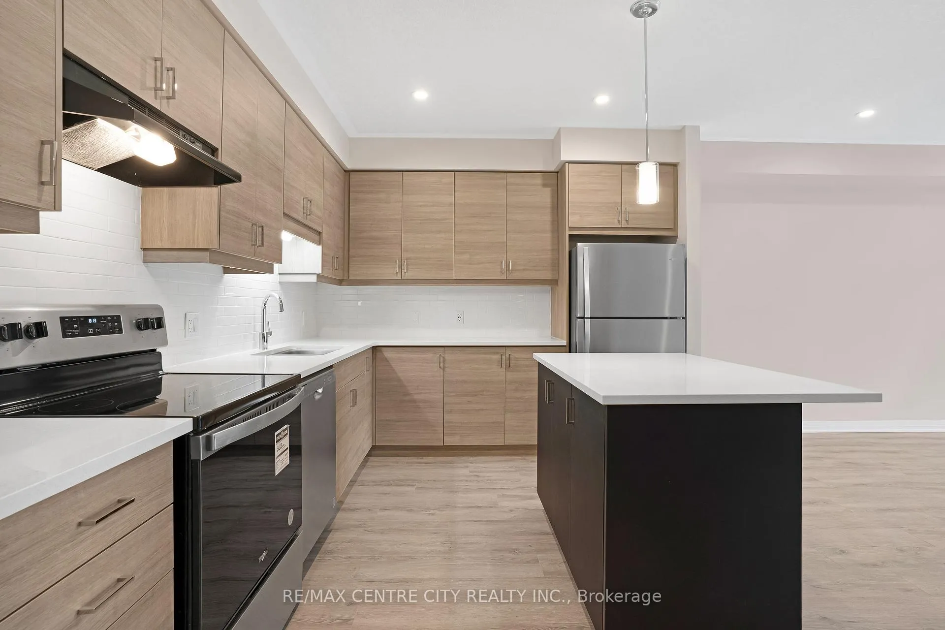 Photo 6 of Unit 17, 142 Foamflower Place, Waterloo — HOMEH