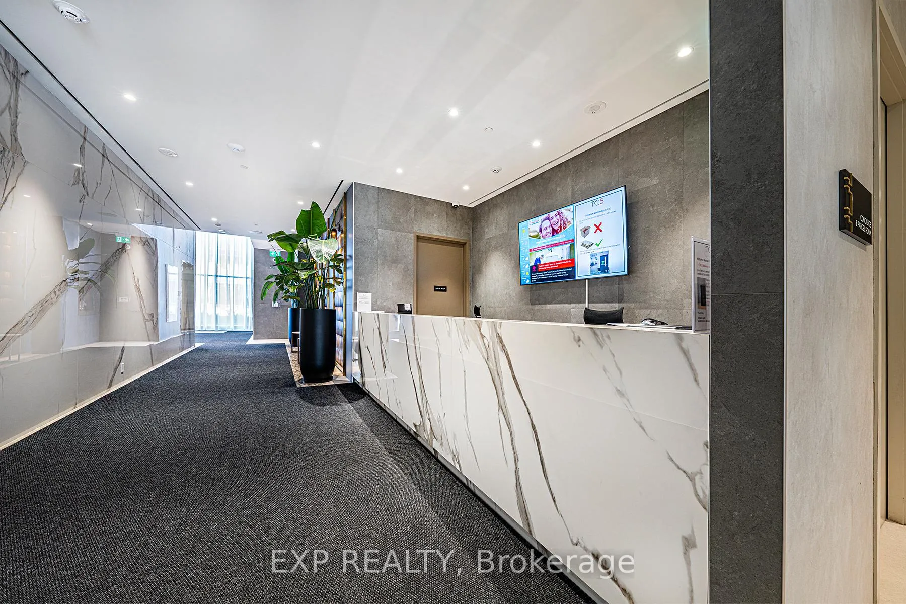 Photo 8 of Unit PH -02, 7890 Jane Street, Vaughan, Concord — HOMEH